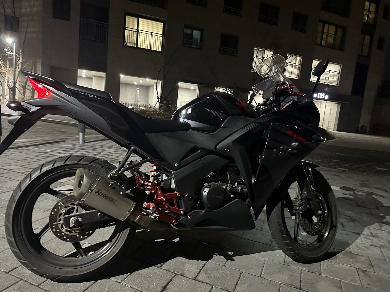 혼다 CBR 125 R thumb 2