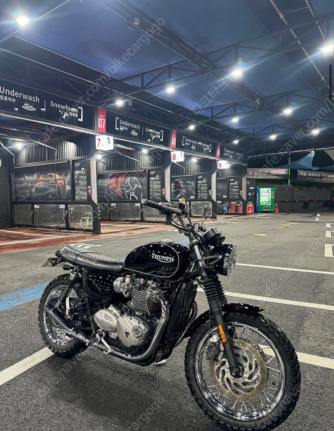 트라이엄프 본네빌 T120 more