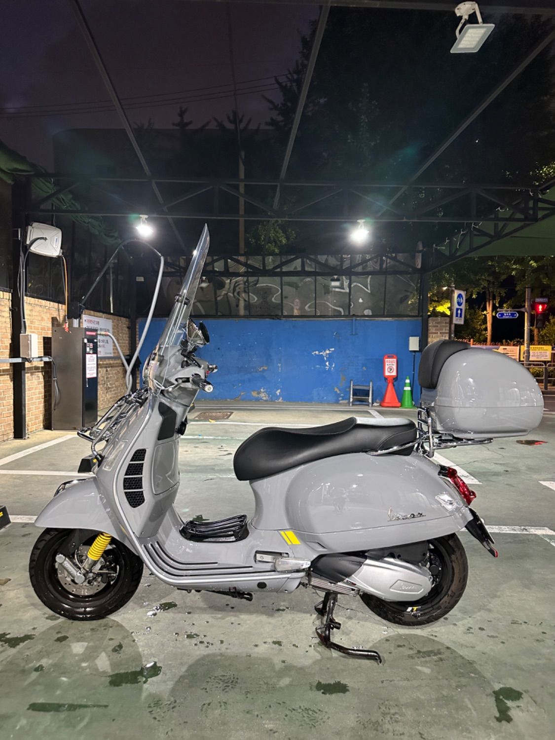 베스파 GTS 300 슈퍼테크 main