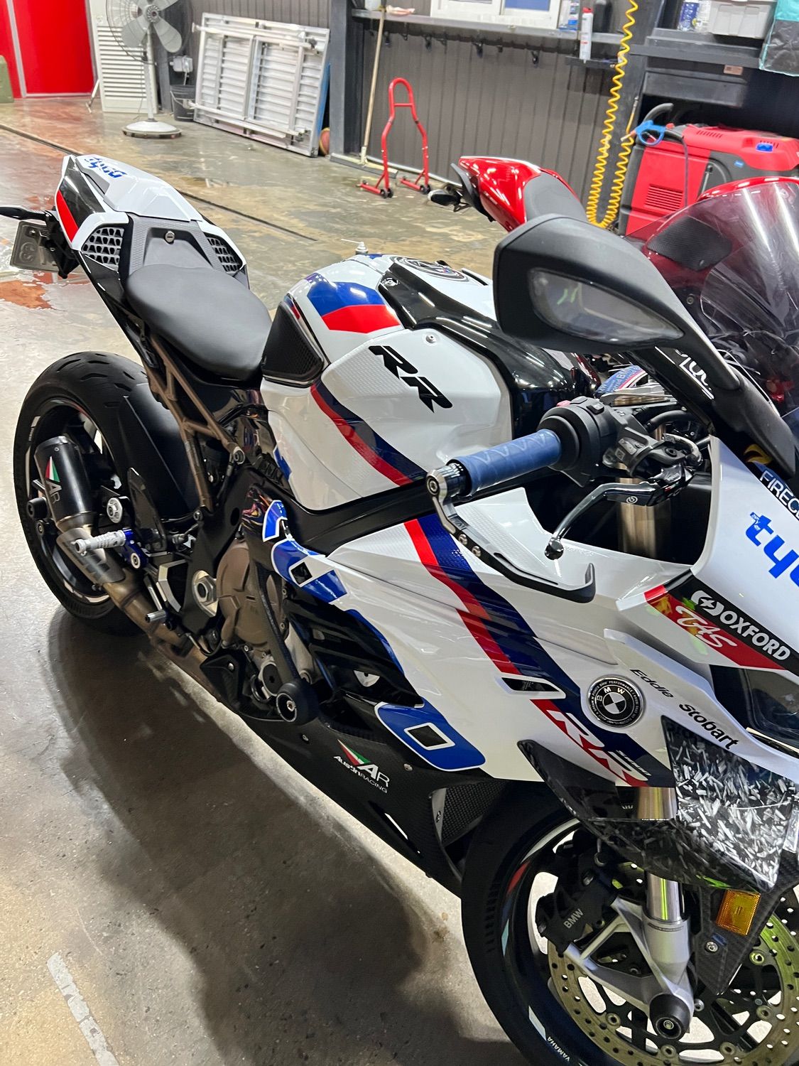 BMW S 1000 RR 2022 화이트 사진 2