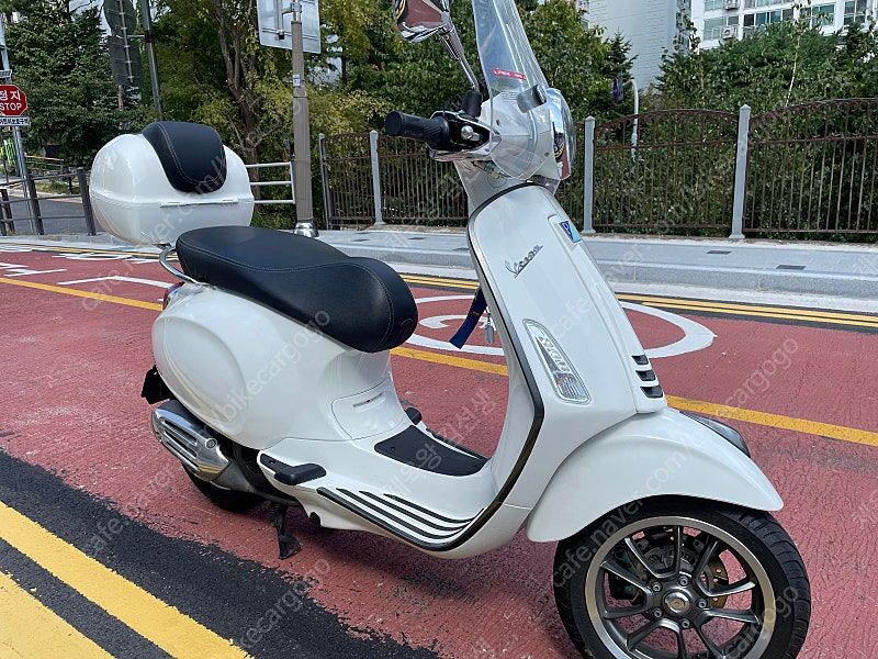 베스파 프리마베라 125 more