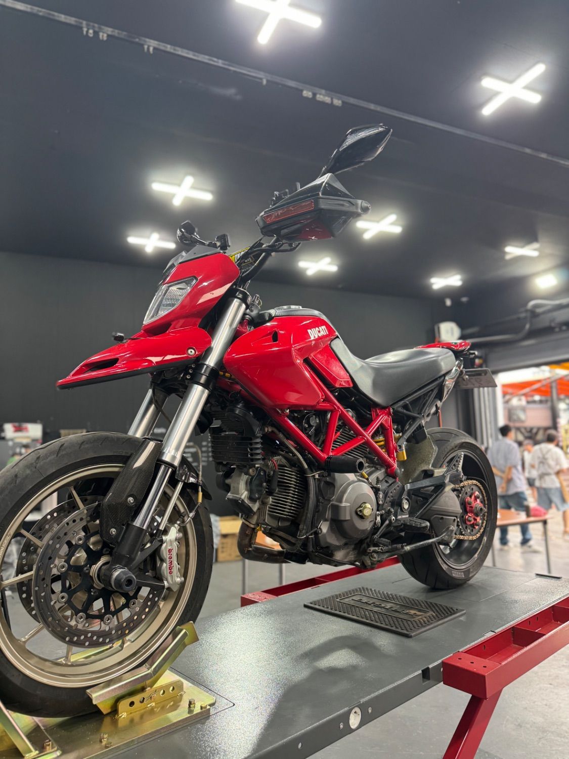 두카티 하이퍼모타드 796 more