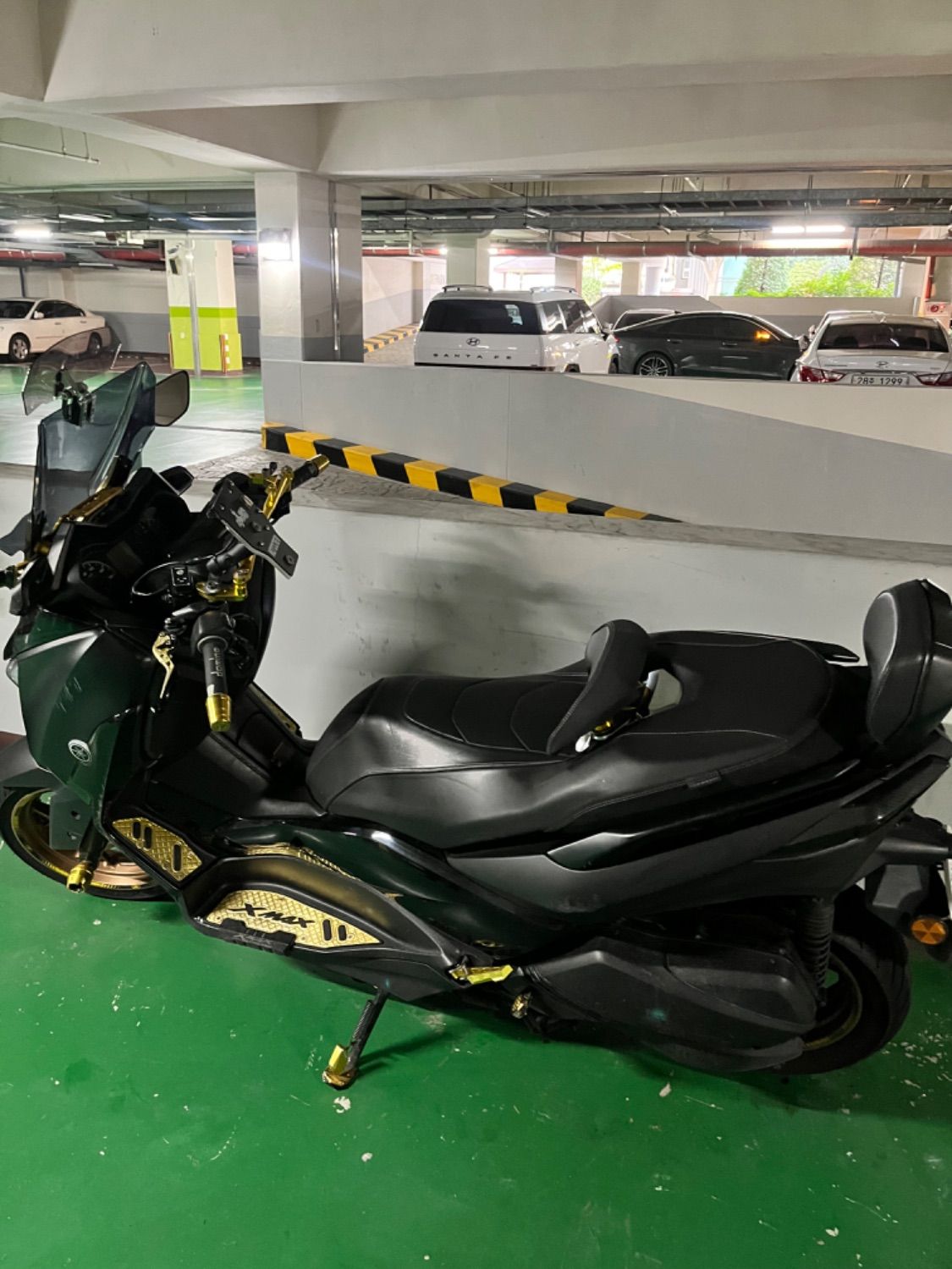 야마하 XMAX 300 ABS thumb 2