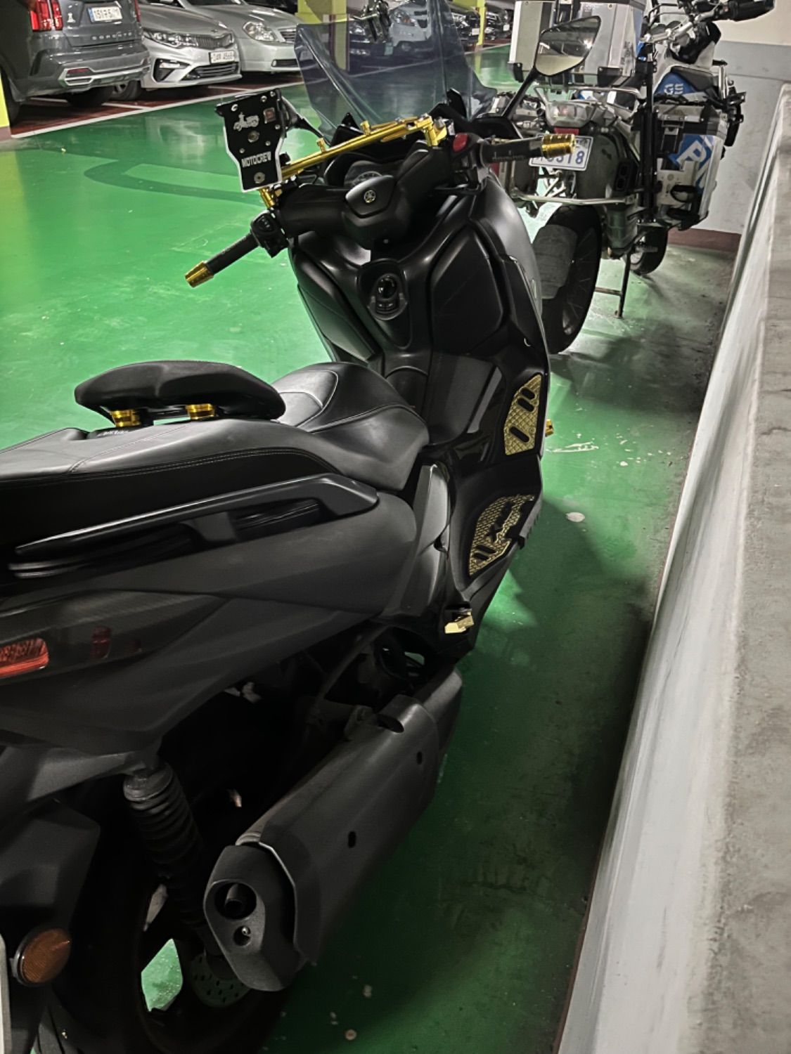 야마하 XMAX 300 ABS more