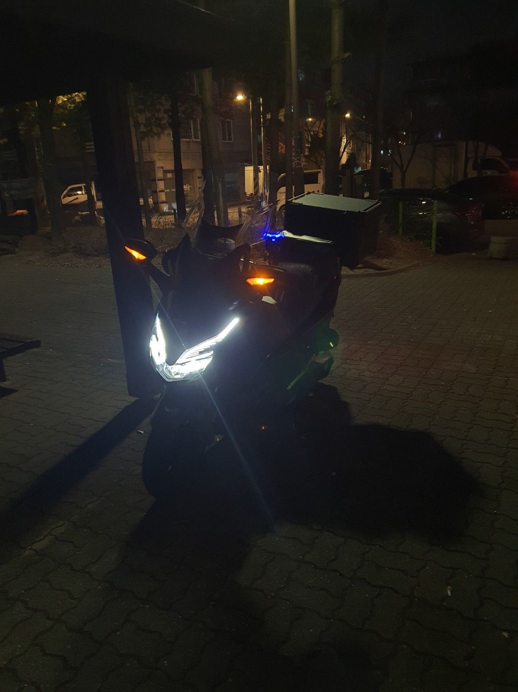 혼다 포르자 350 more