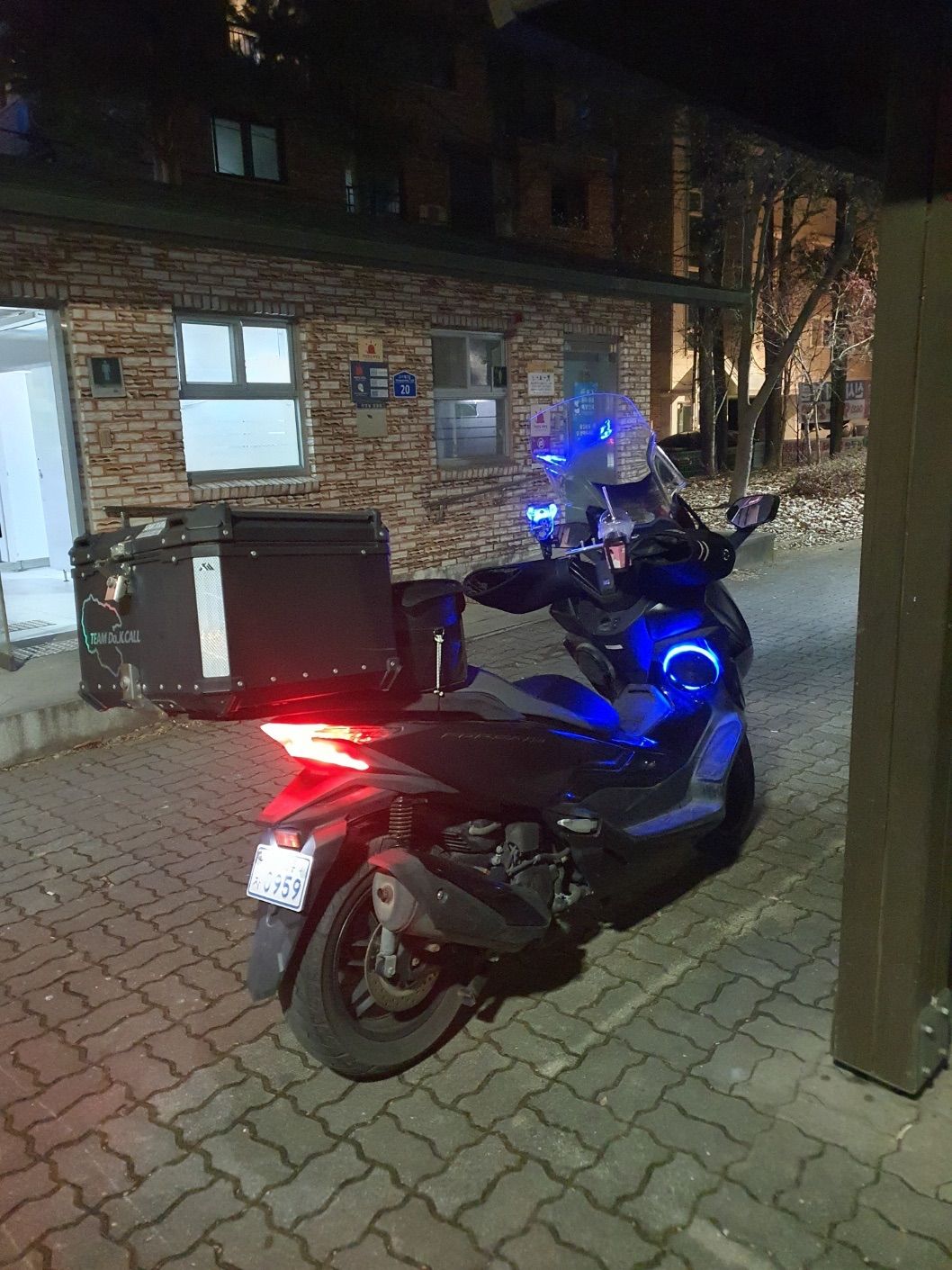 혼다 포르자 350 thumb 2