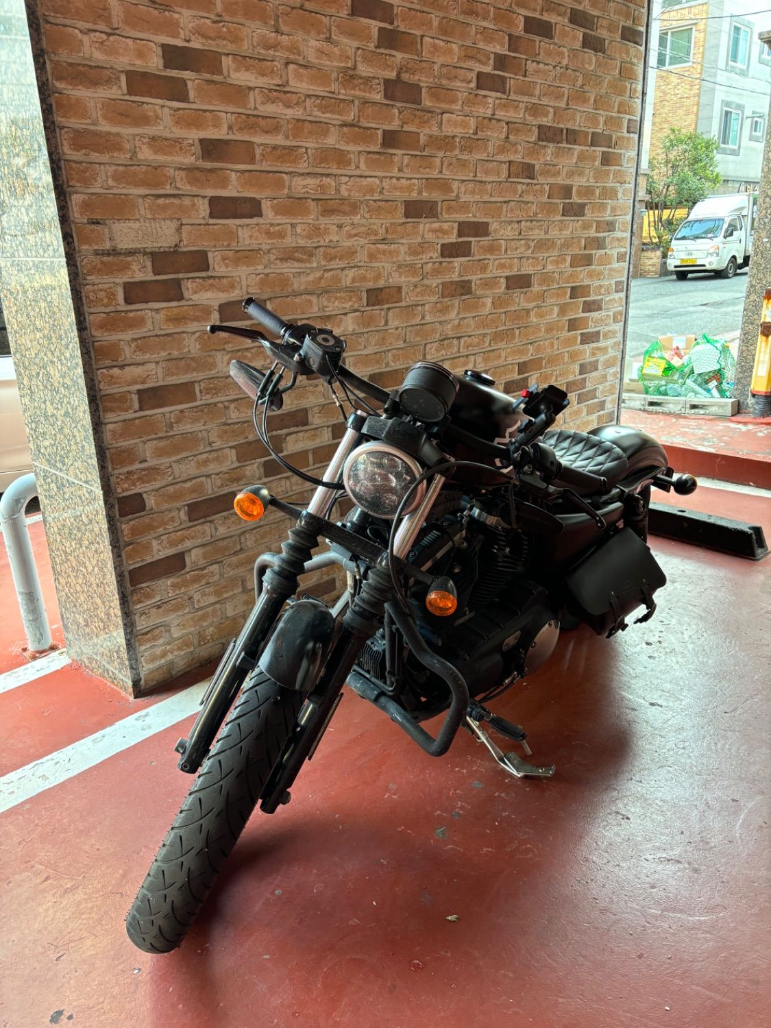 할리데이비슨 아이언 883 more