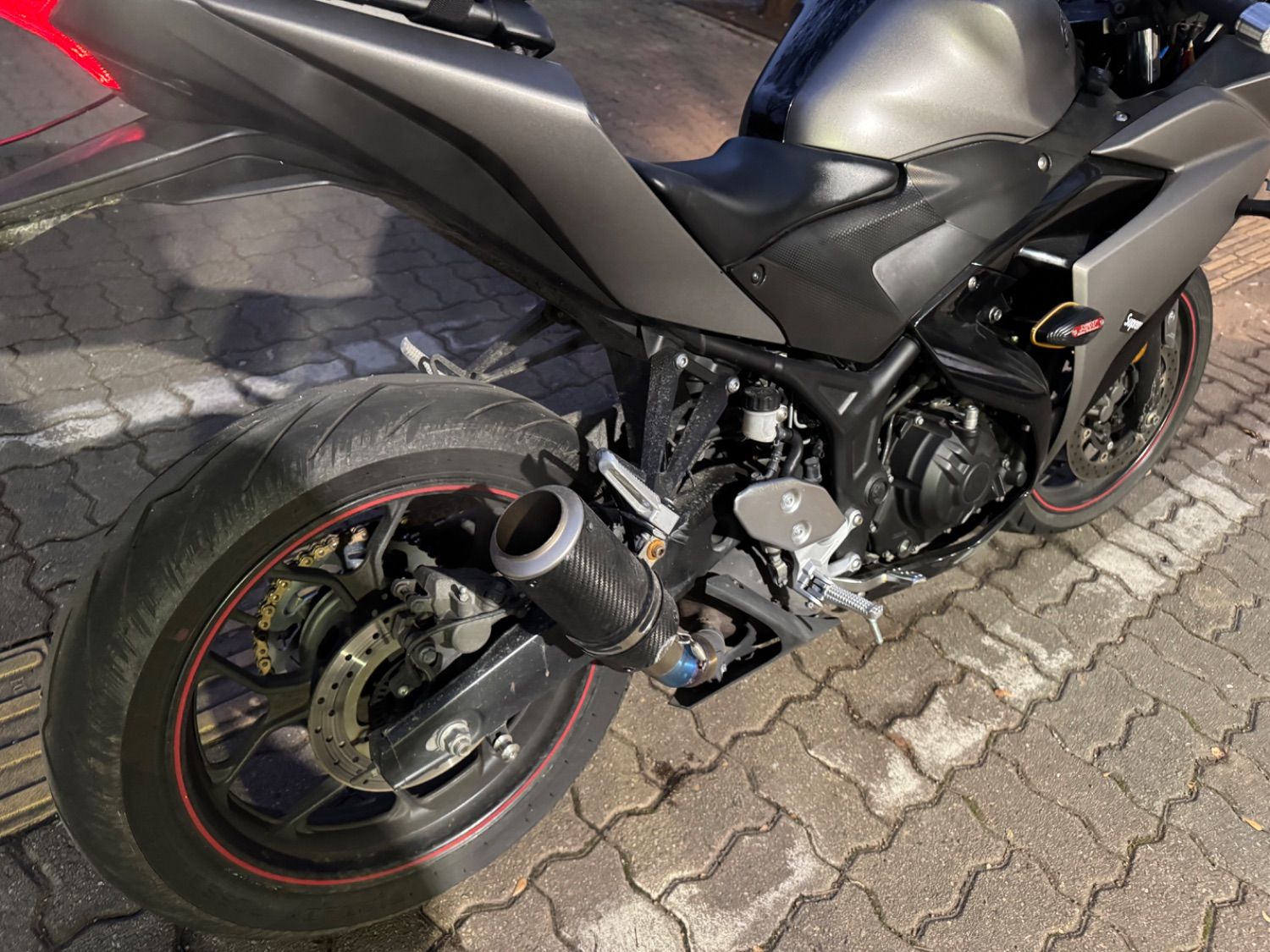 야마하 YZF R3 more