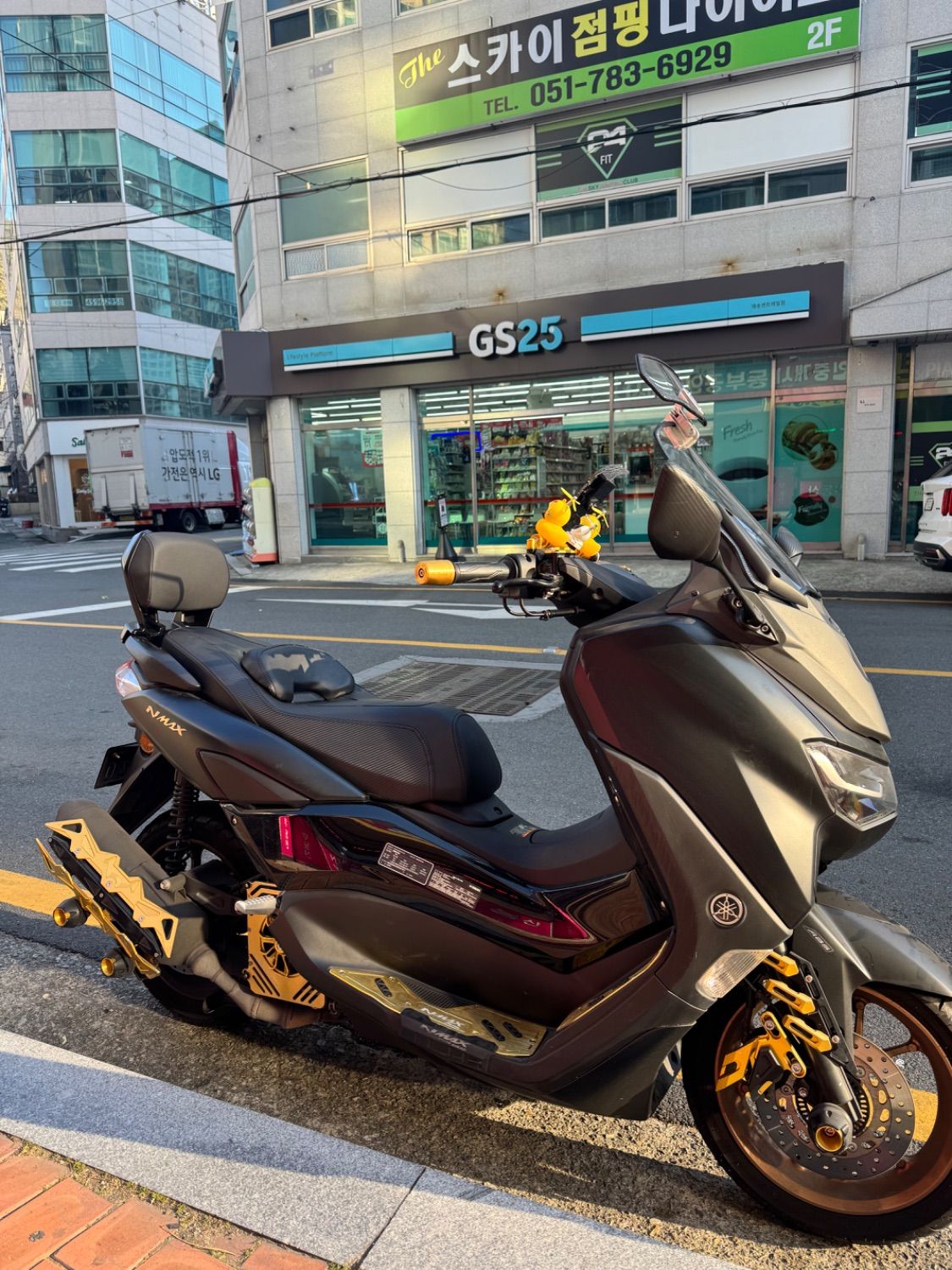야마하 NMAX 125 more