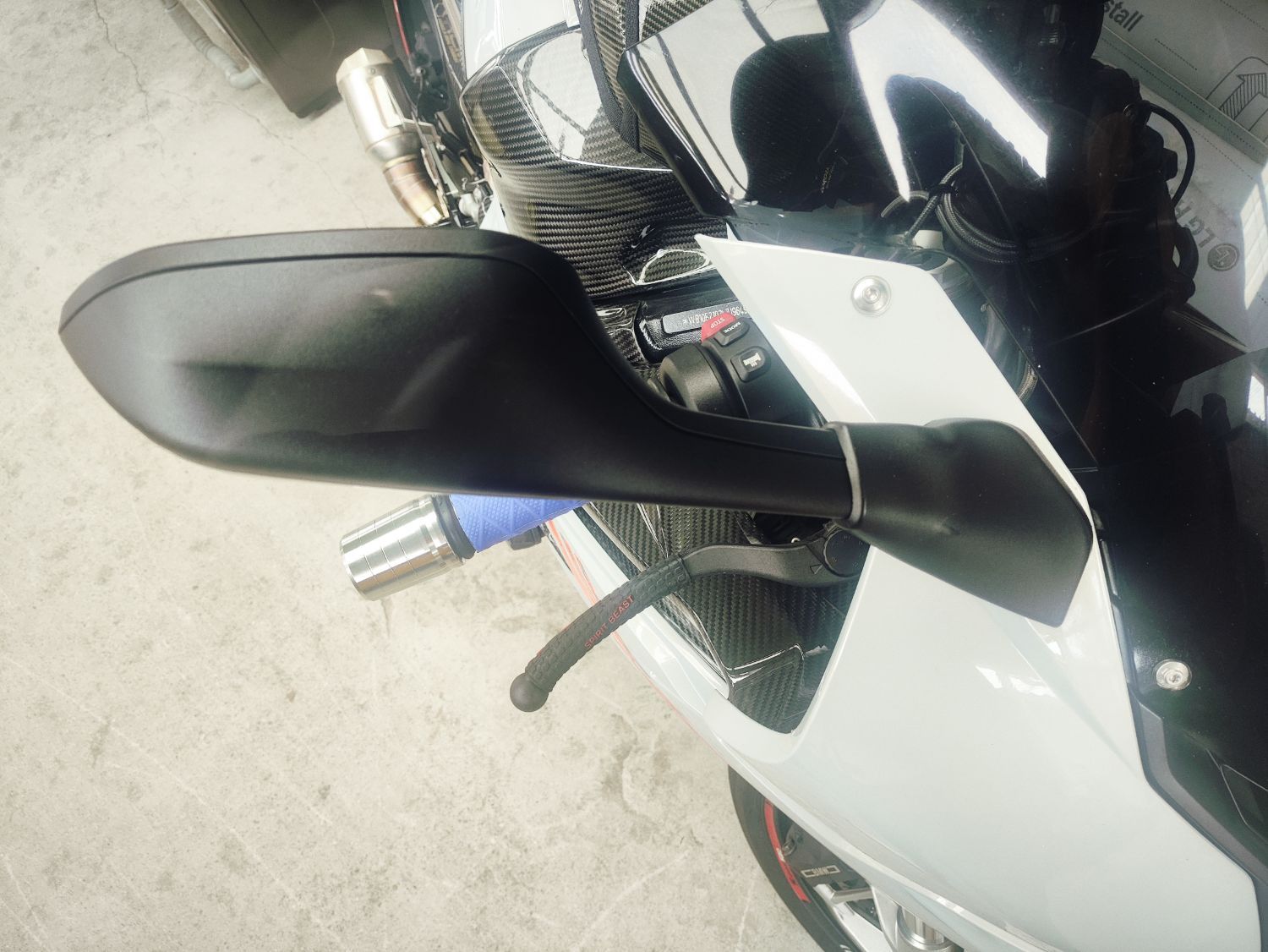 BMW S 1000 RR 2020 화이트 사진 3