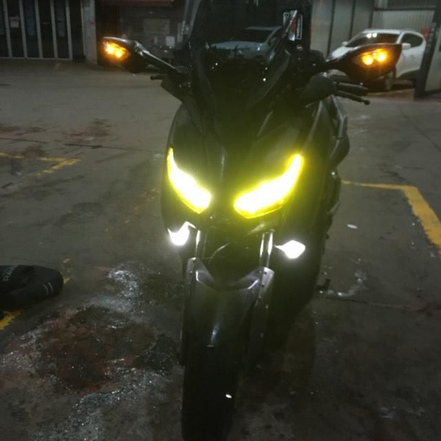 야마하 XMAX 300 ABS more