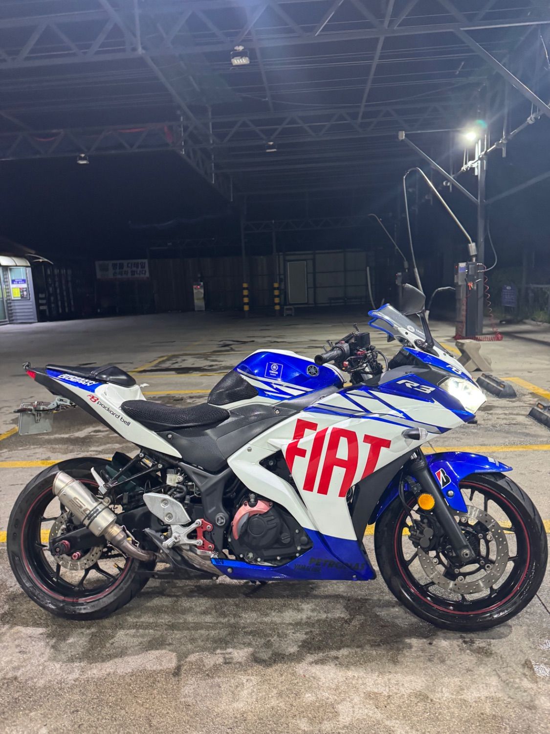 야마하 YZF R3 thumb 2