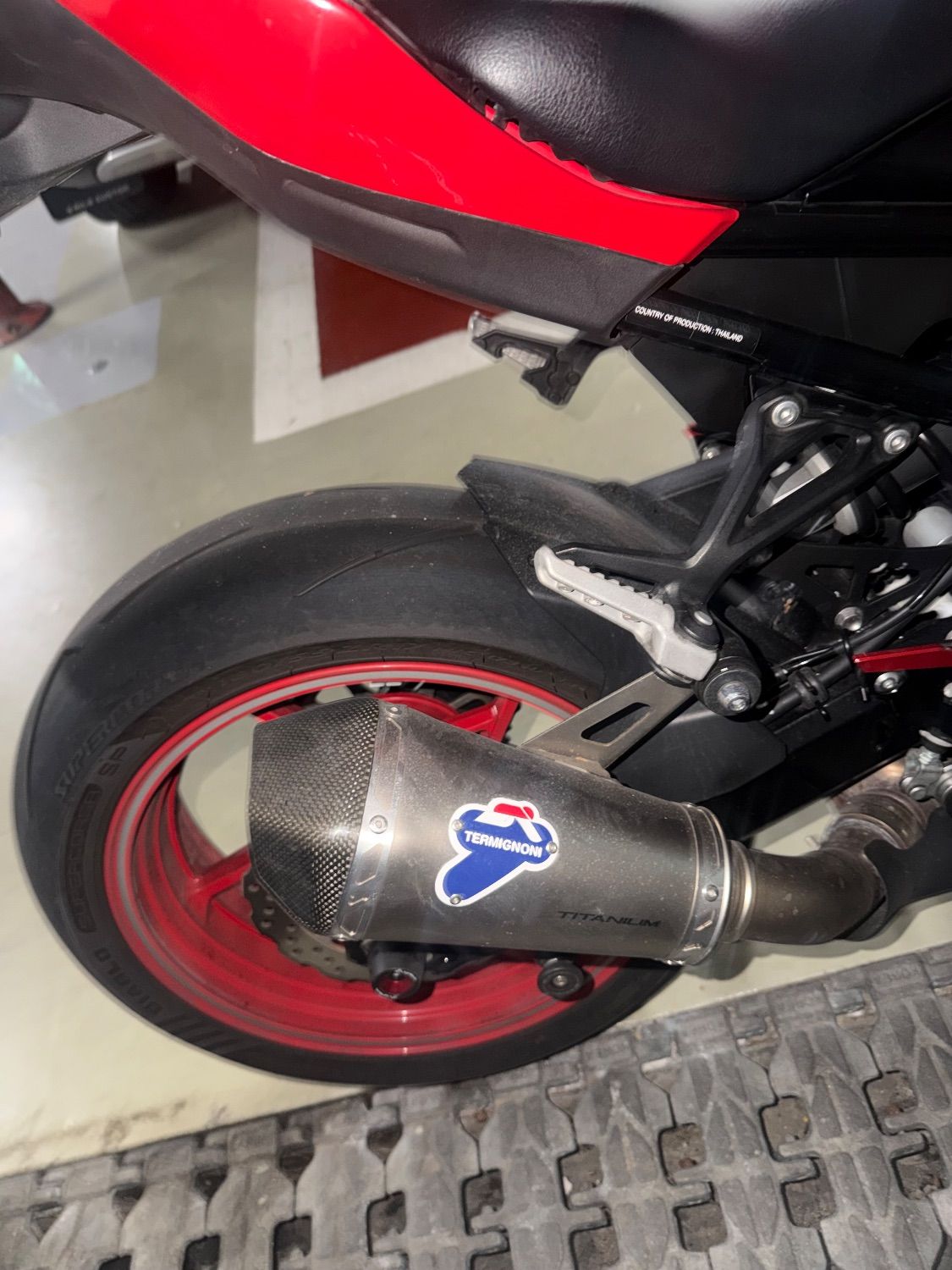 가와사키 Z 900 50주년 2022 레드 사진 6