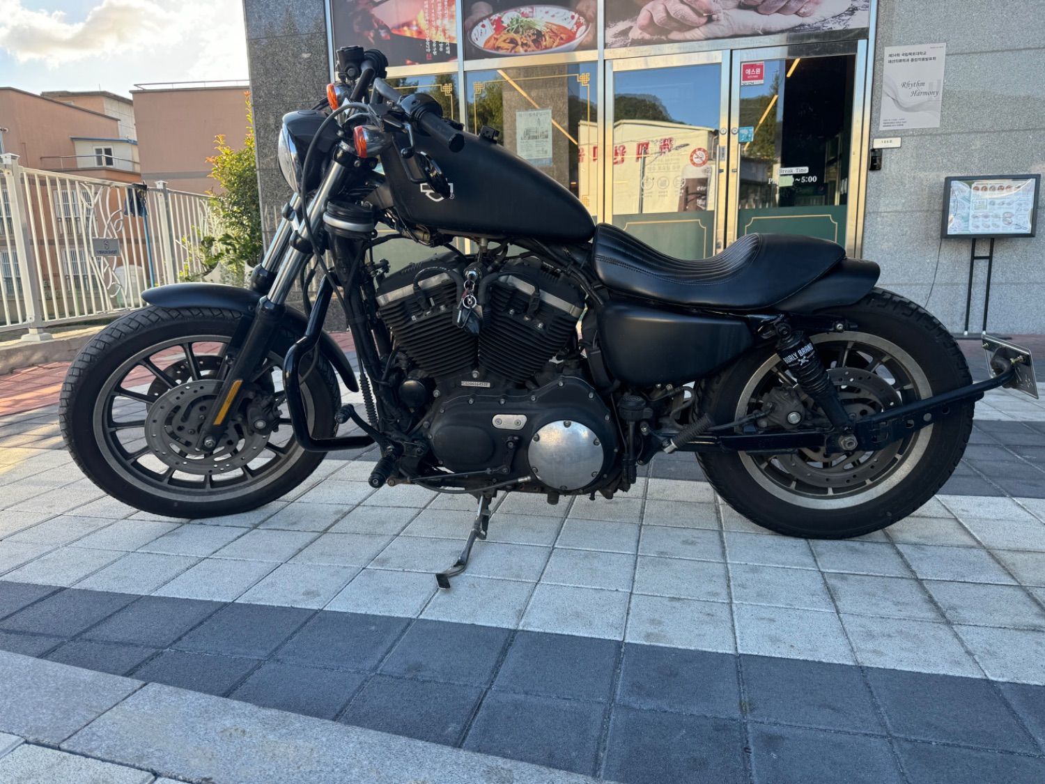할리데이비슨 883 R 2010 블랙 사진 3