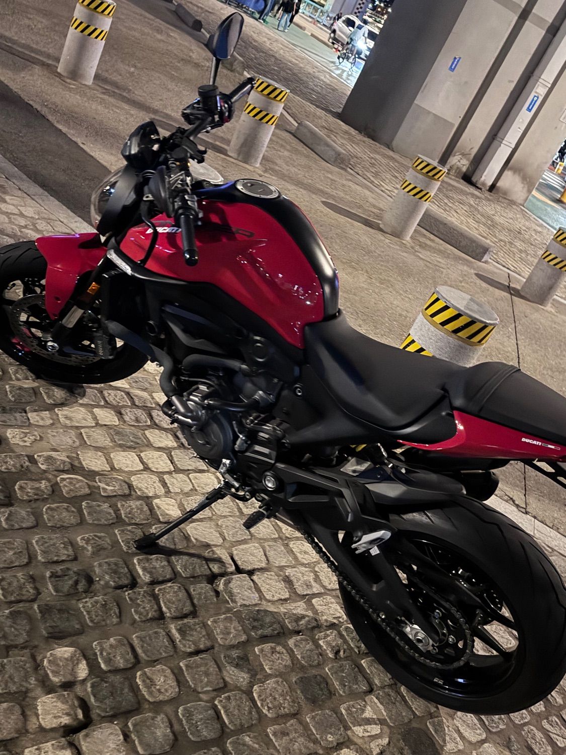 두카티 몬스터 937 thumb 2