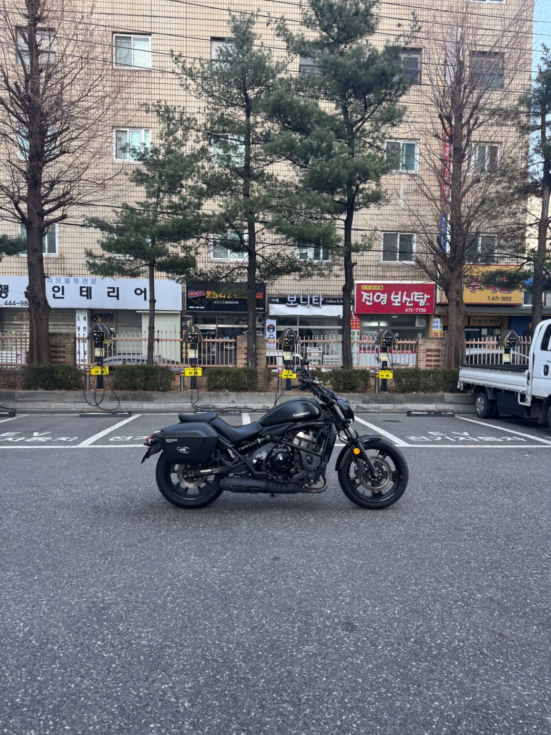 가와사키 발칸 650 ABS 2023 블랙 사진 4