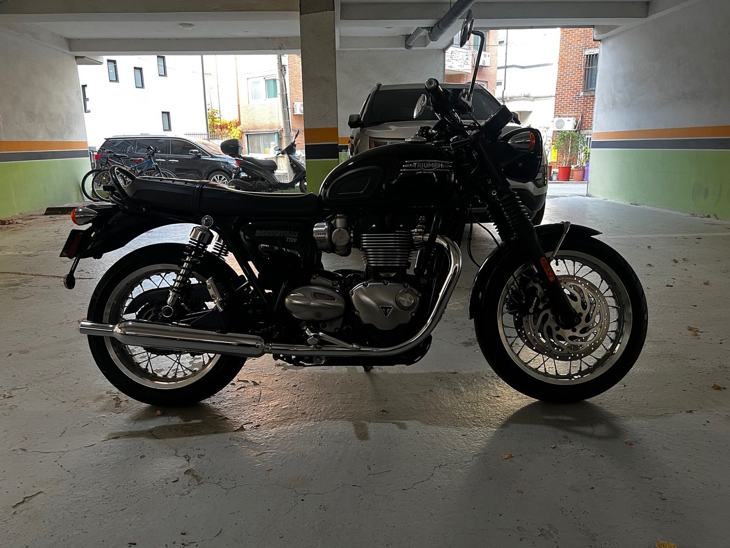 트라이엄프 본네빌 T120 thumb 2