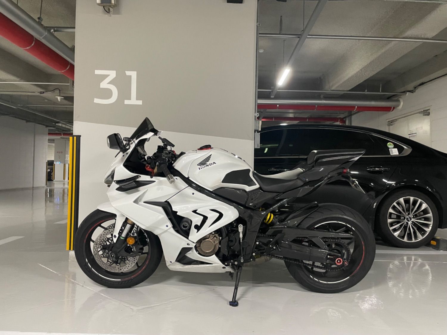 혼다 CBR 650 R MT thumb 2