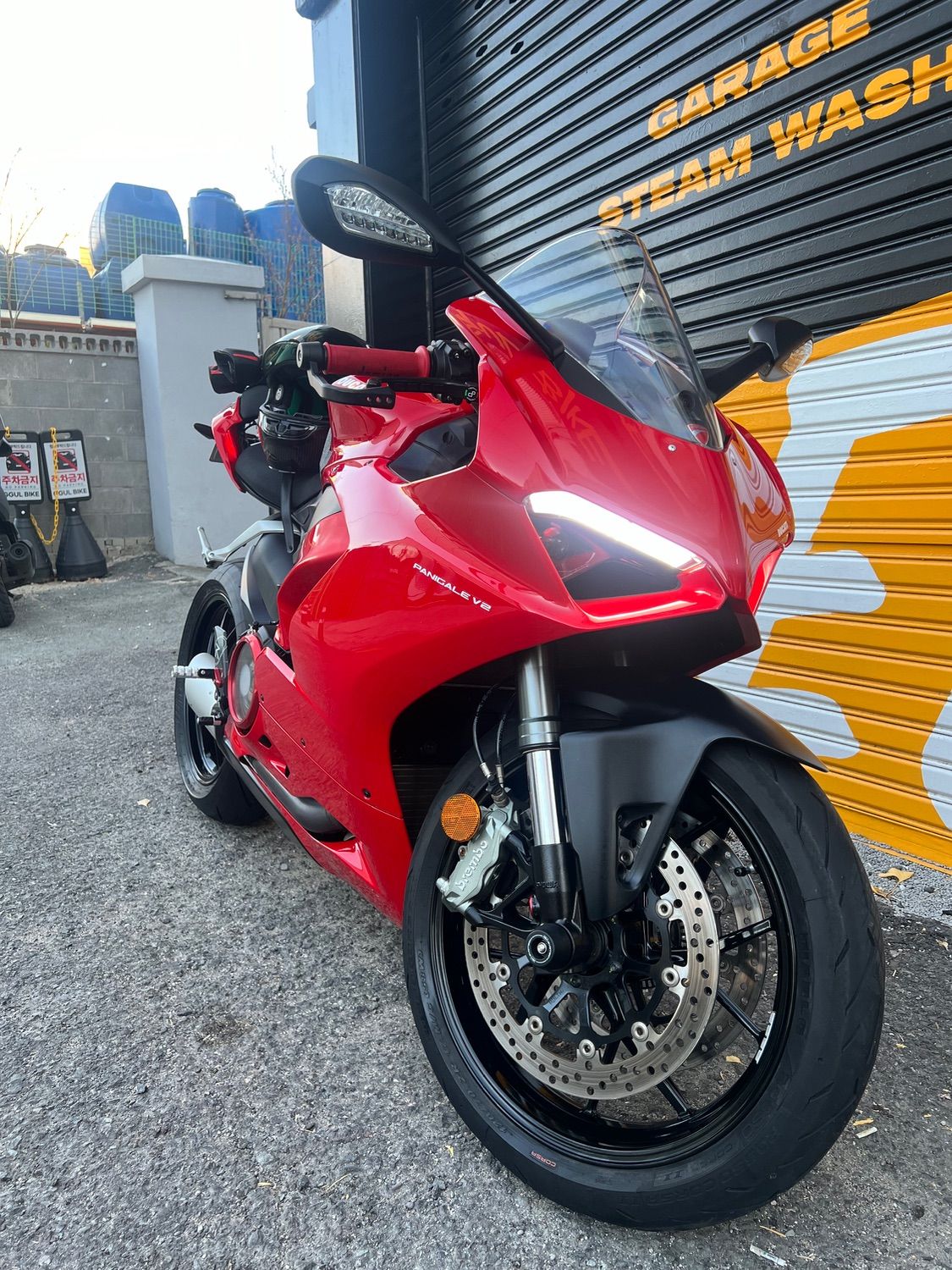 두카티 파니갈레 V2 thumb 2