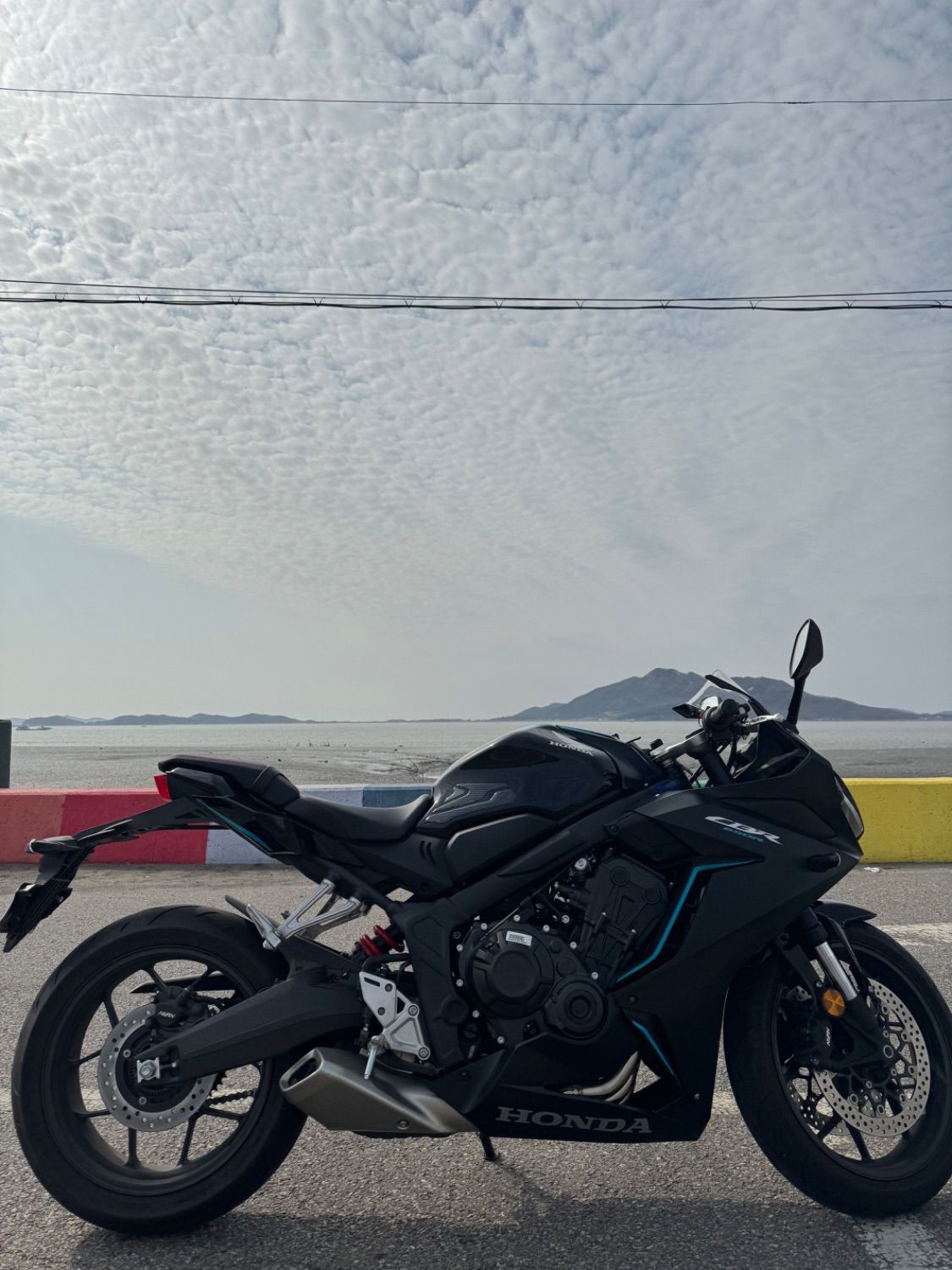 혼다 CBR 650 R 2023 블랙 사진 1