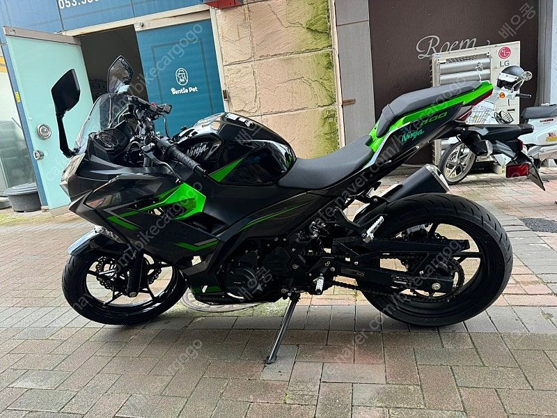 가와사키 닌자 400 ABS thumb 2