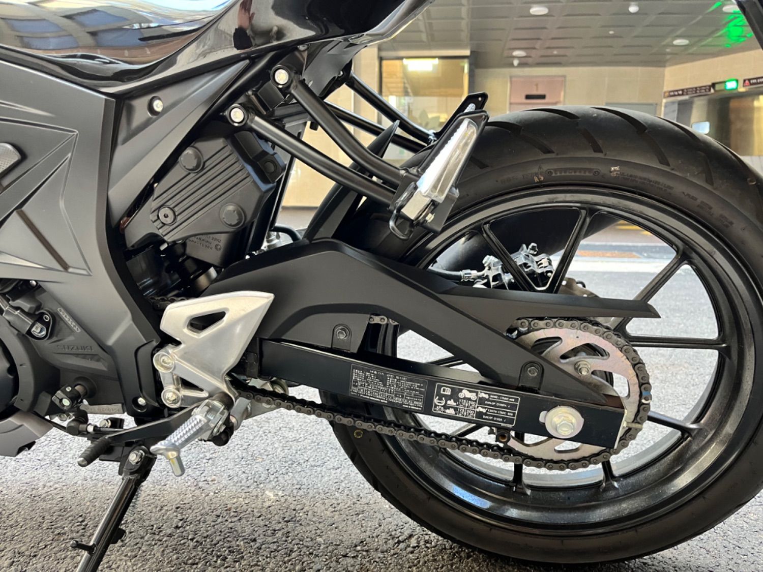 스즈키 GSX S 125 thumb 2