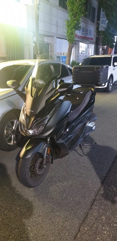 혼다 포르자 350 thumb 2