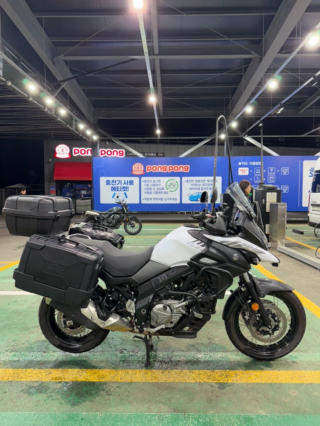 스즈키 브이스트롬 650 more