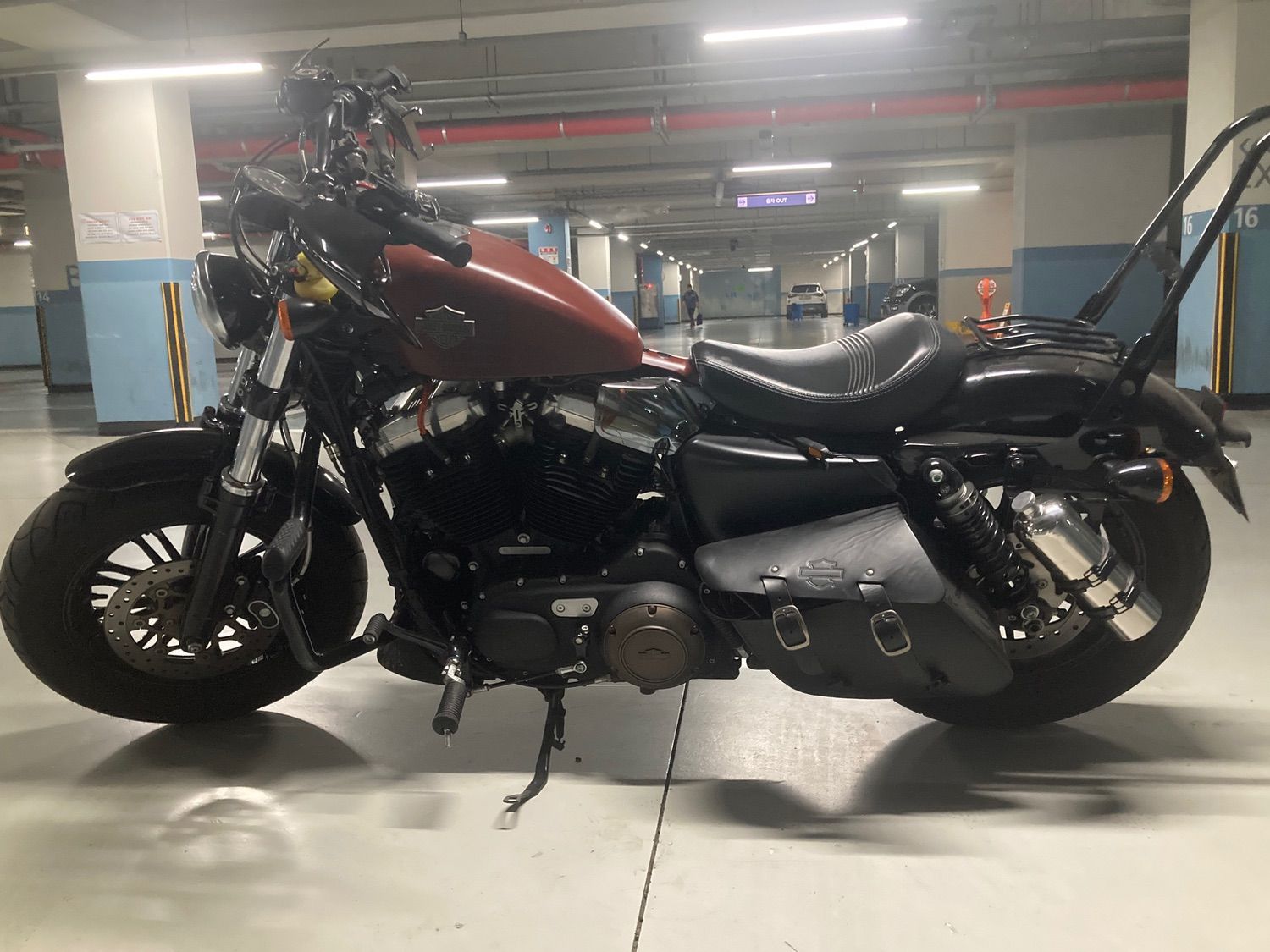 할리데이비슨 포티에잇 more