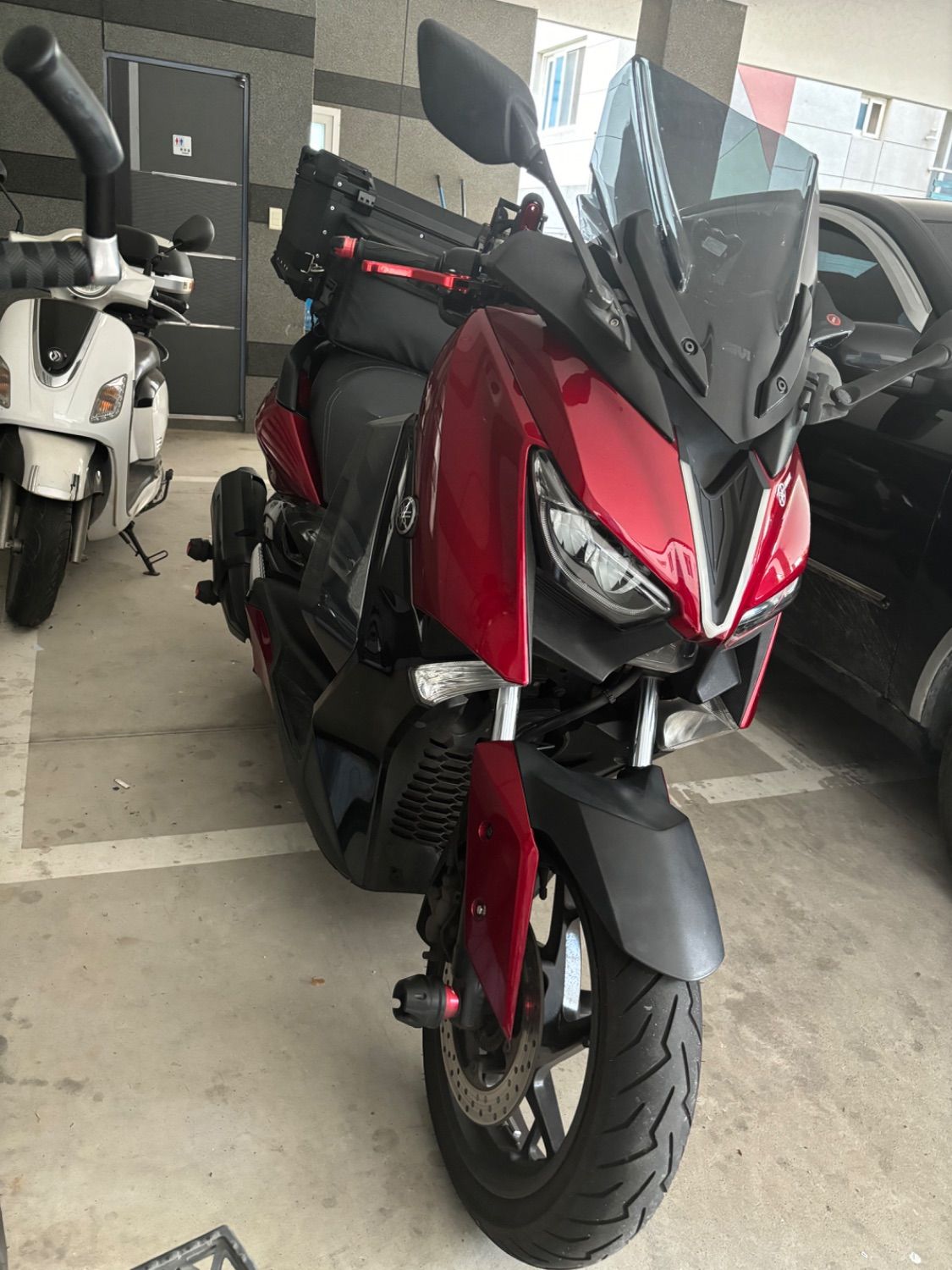 야마하 XMAX 300 ABS thumb 2