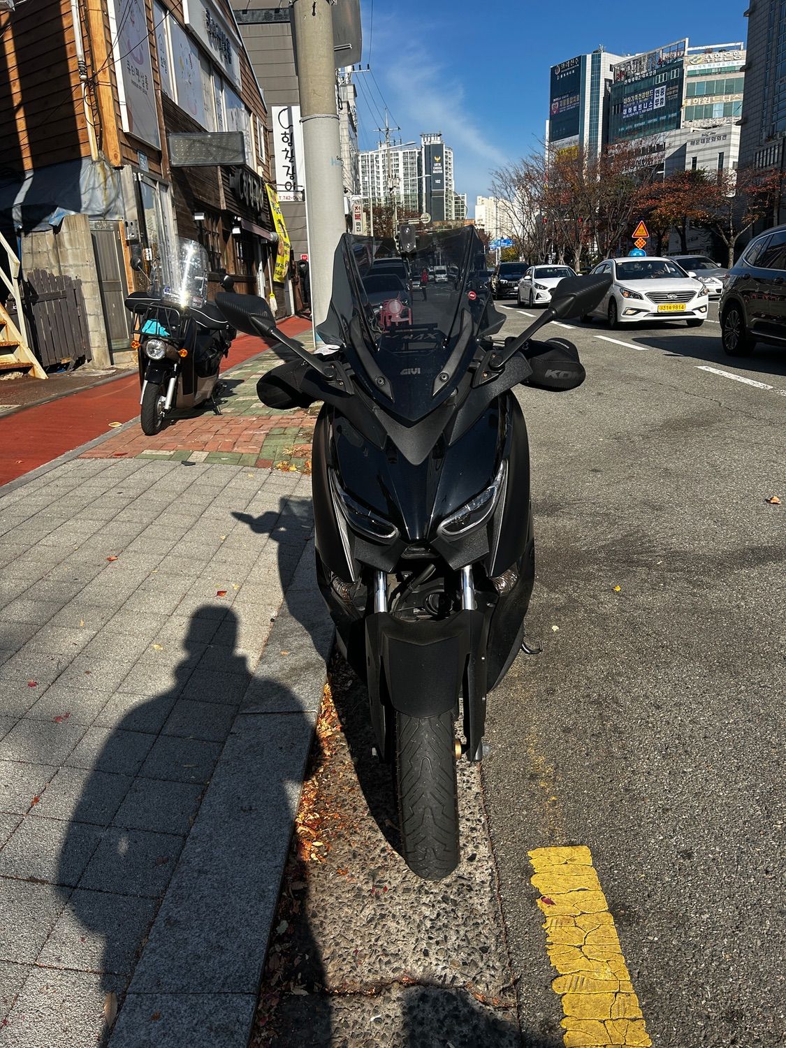 야마하 XMAX 300 ABS thumb 2