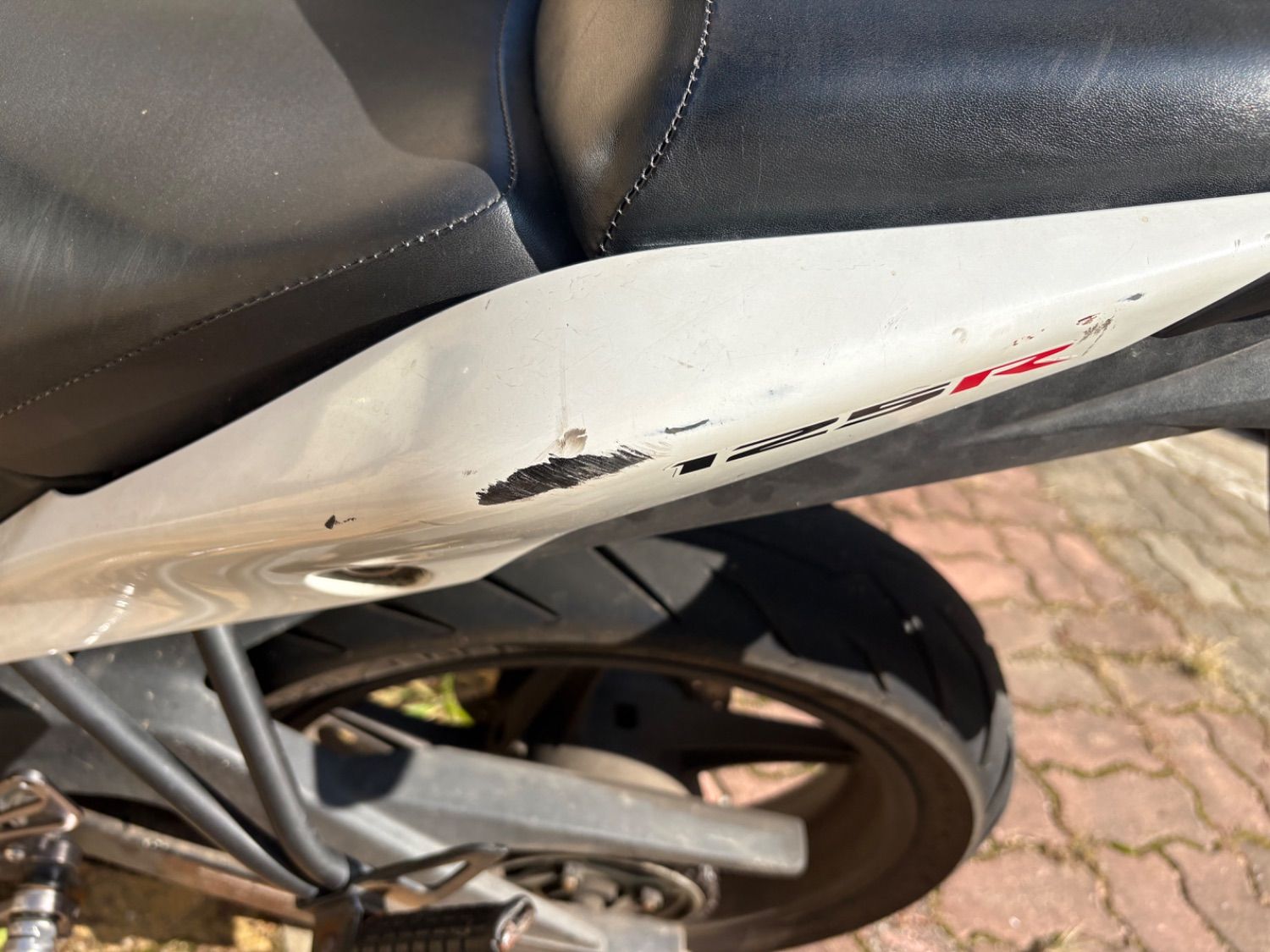 혼다 CBR 125 R thumb 2