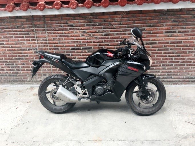 혼다 CBR 125 R main