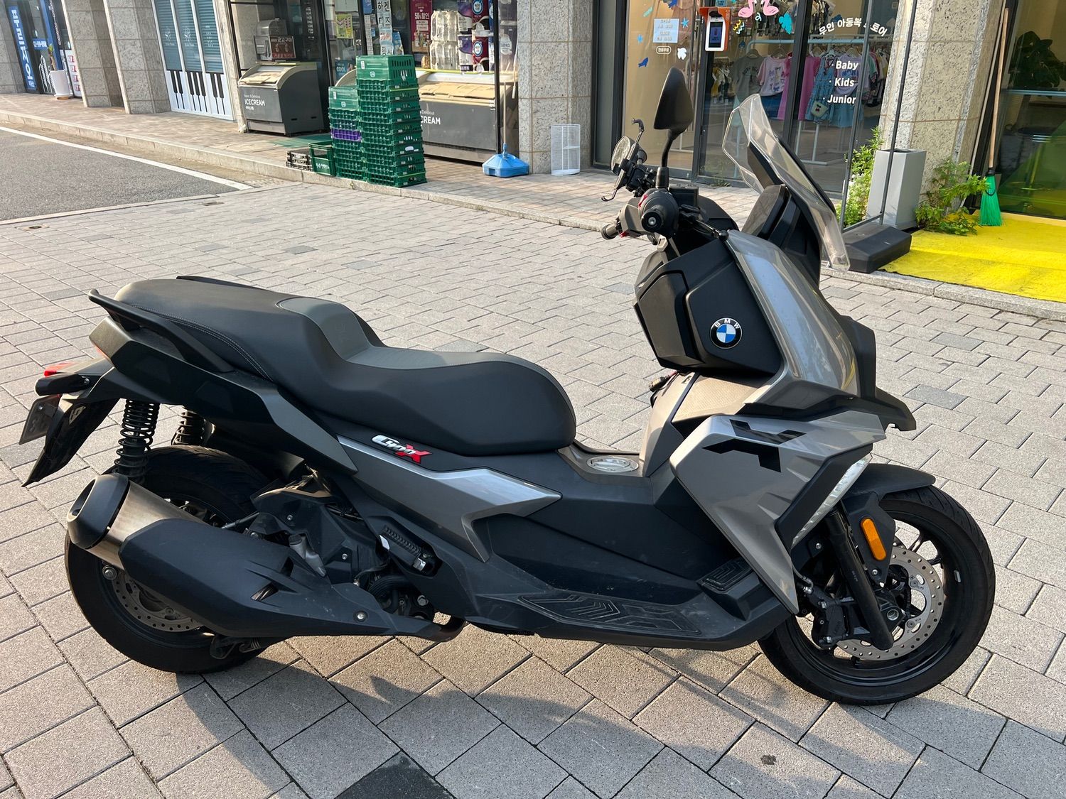 BMW C 400 X more