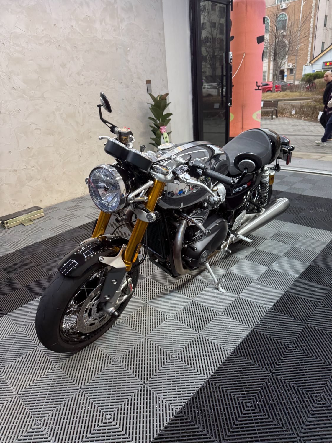 트라이엄프 트럭스턴 RS thumb 2