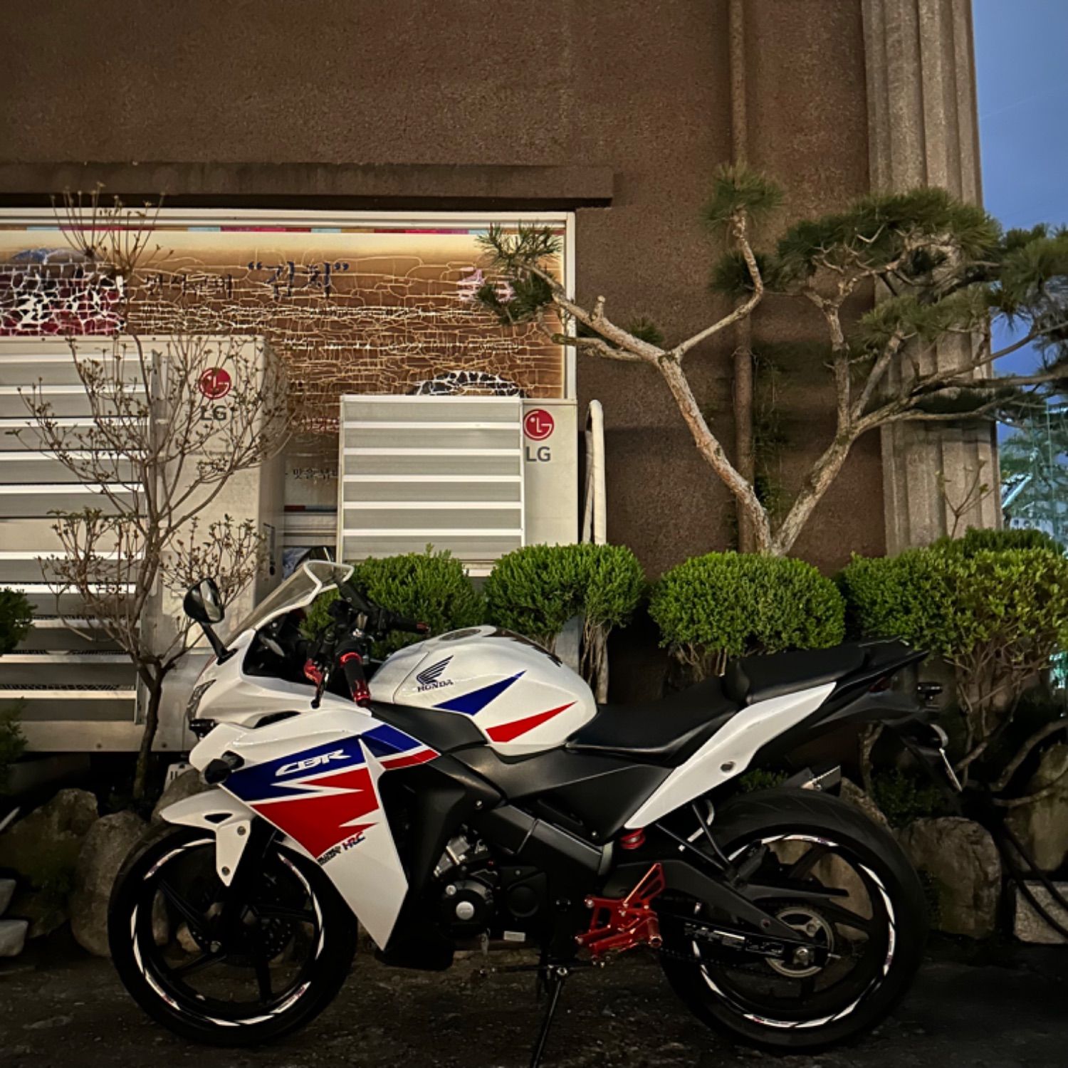 혼다 CBR 125 R thumb 2