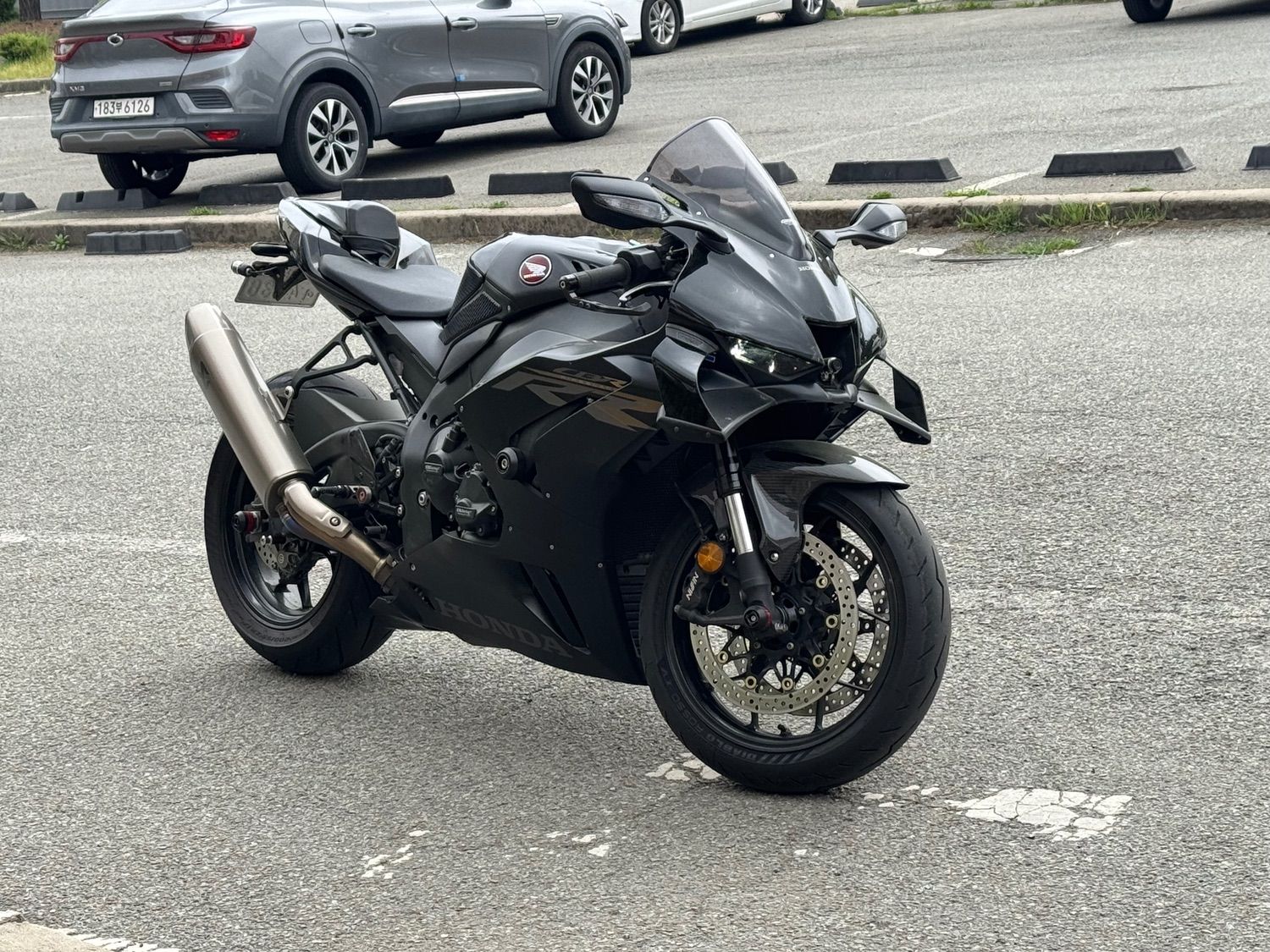 혼다 CBR 1000 RR-R 파이어블레이드 2021 블랙 사진 1