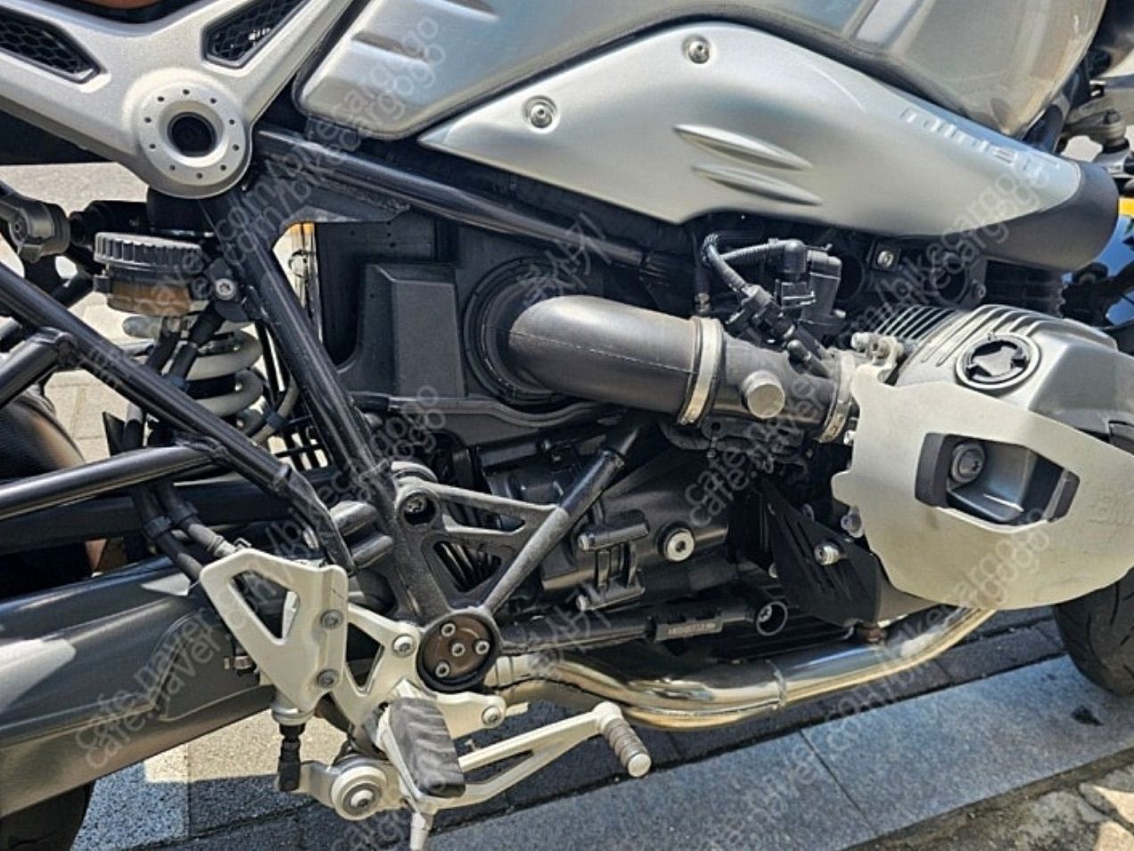 BMW R 12 nine T more