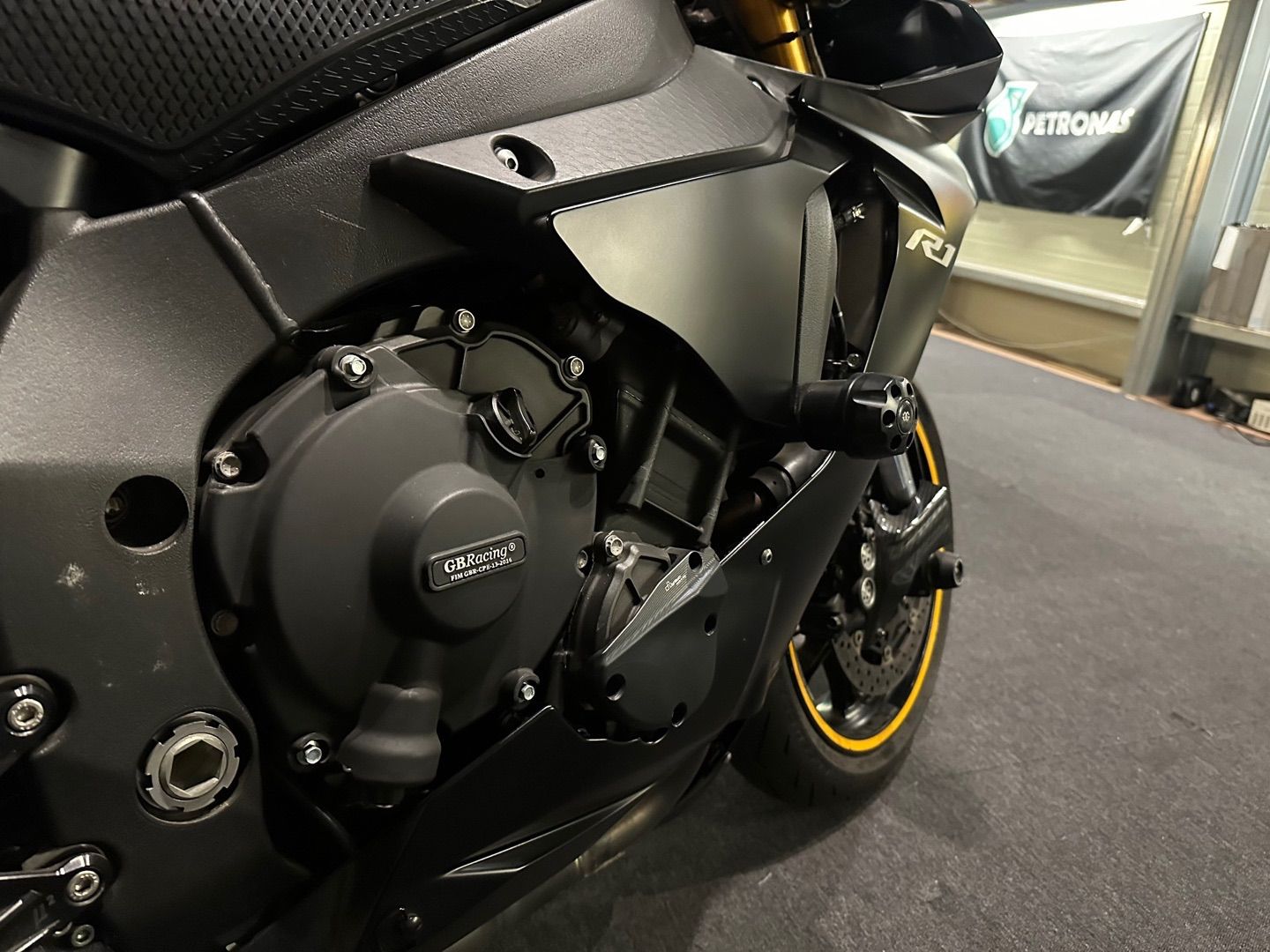 야마하 YZF R1 2019 블랙 사진 5