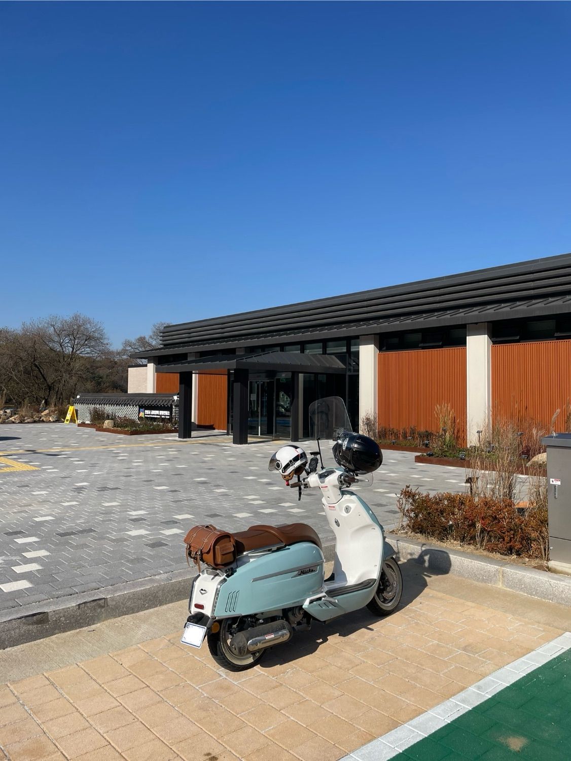 빅토리아 니키 300 thumb 2