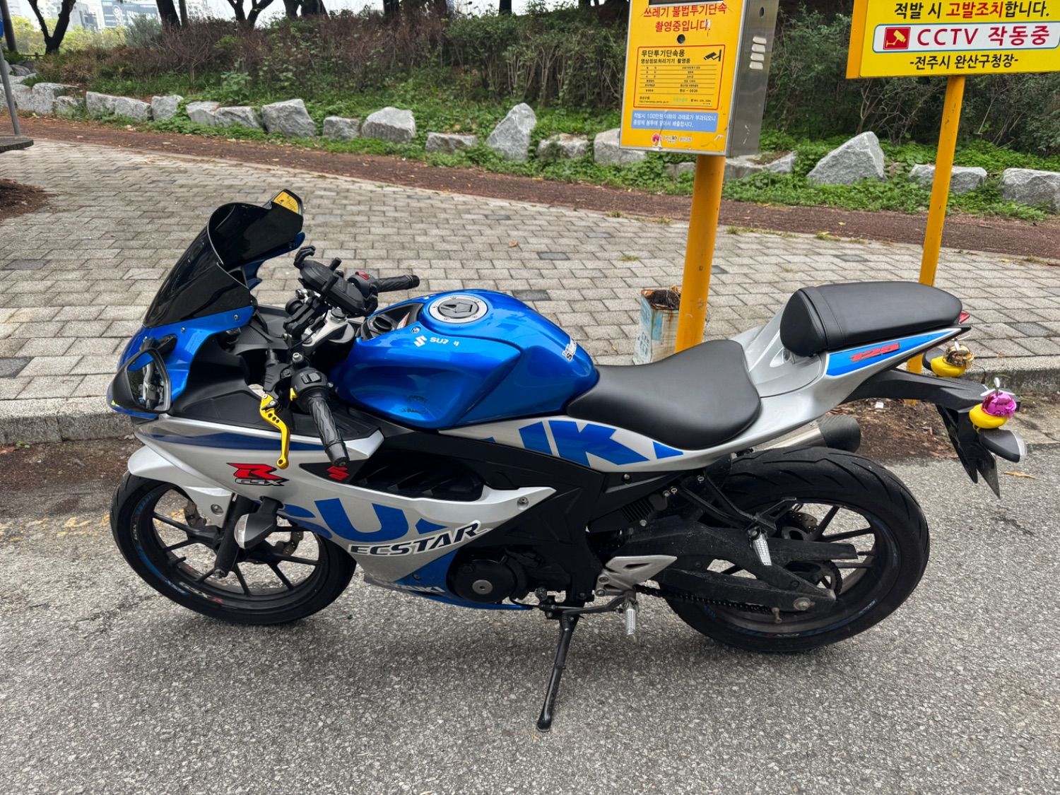 스즈키 GSX R 125 ABS thumb 2