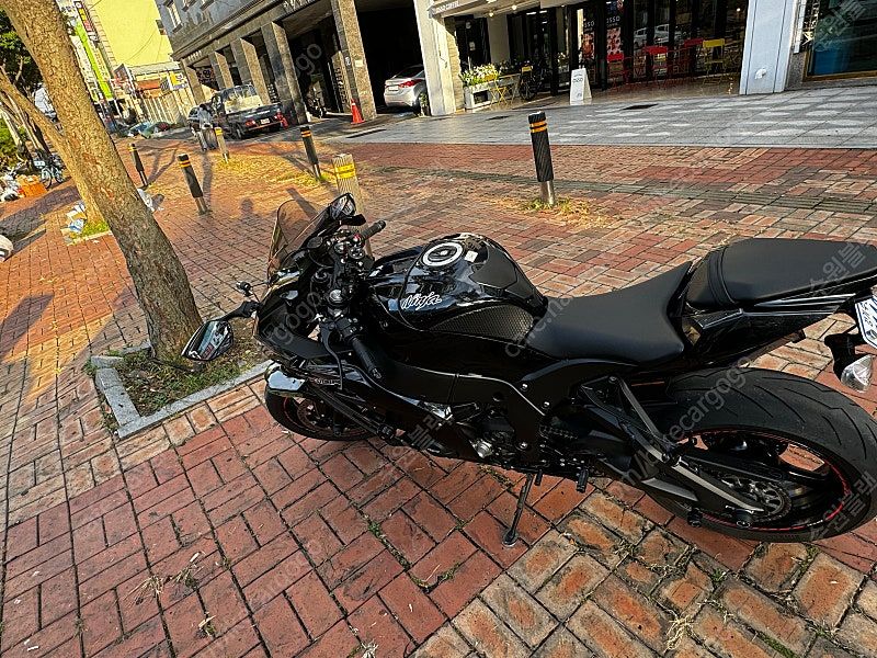 가와사키 닌자 ZX 10 R more