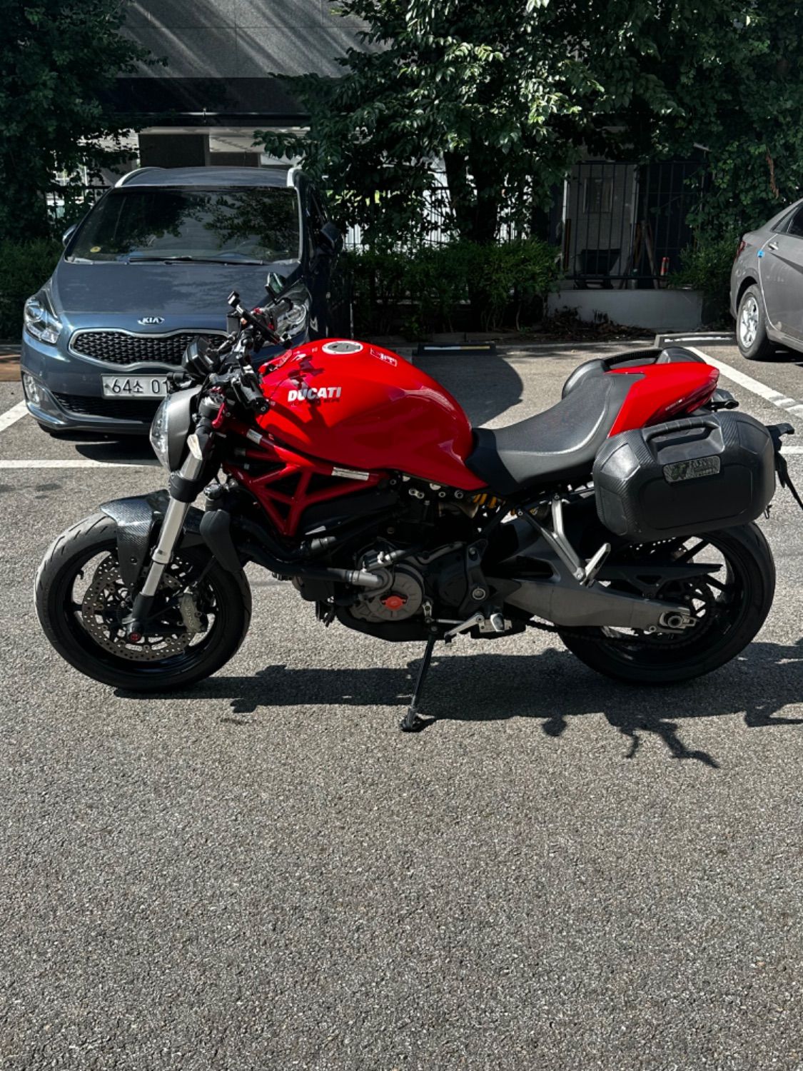 두카티 몬스터 821 more