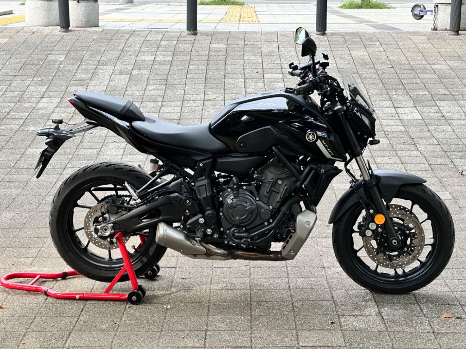 야마하 MT 07 2023 블랙 사진 7