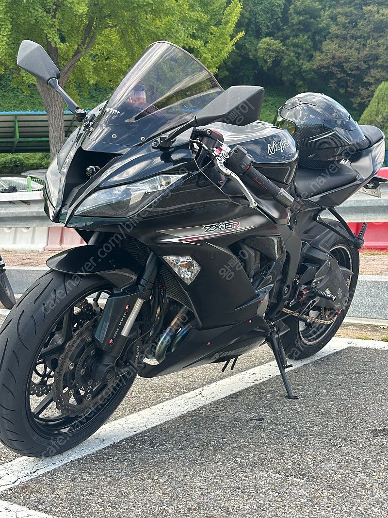 가와사키 닌자 ZX-6R main