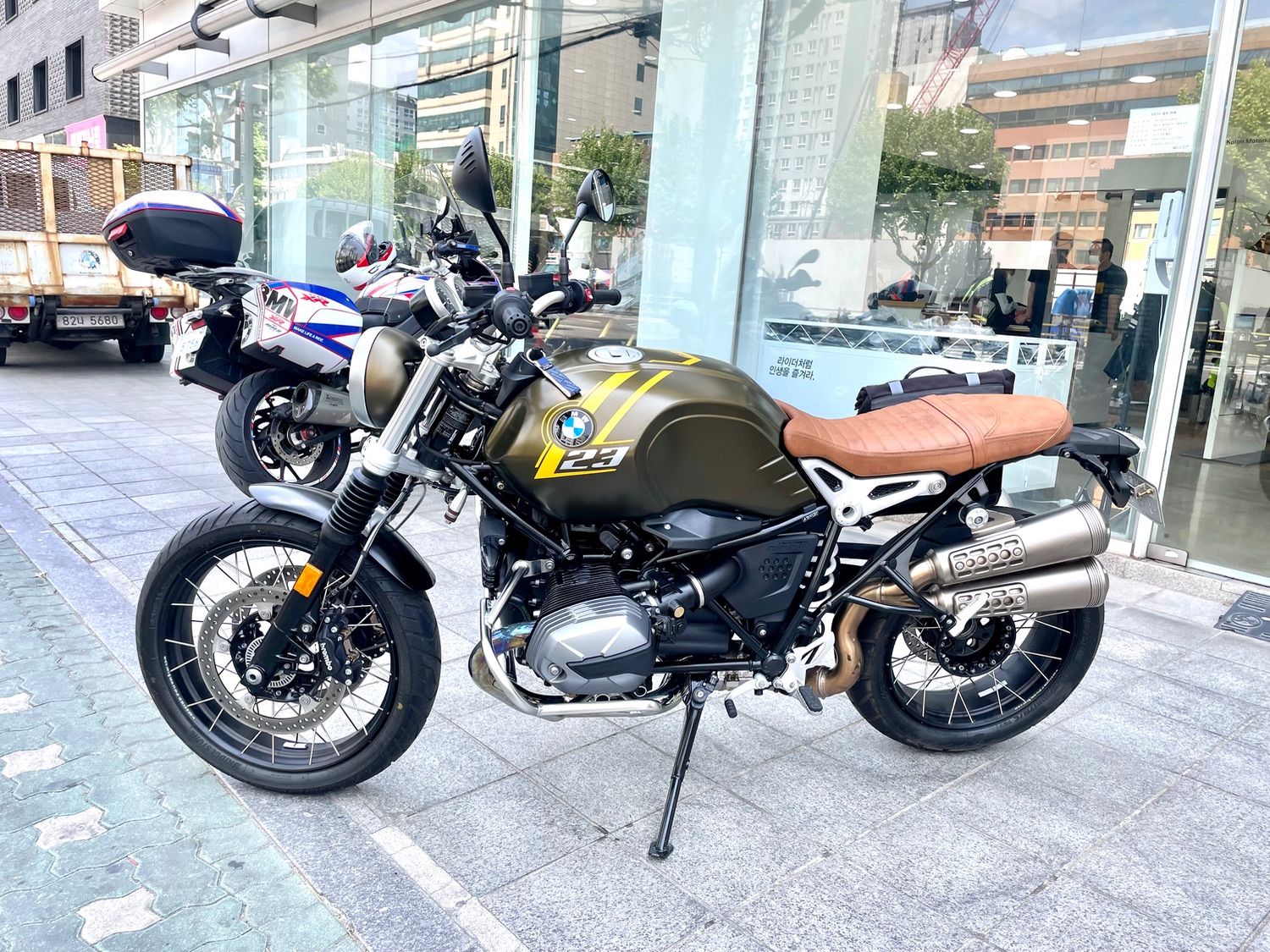 BMW R nine T 스크램블러 2021 카퍼 사진 1