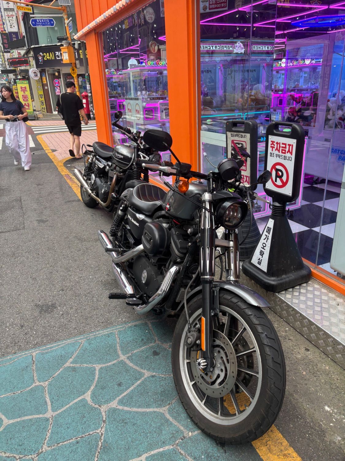 할리데이비슨 883 R 2010 블랙 사진 3