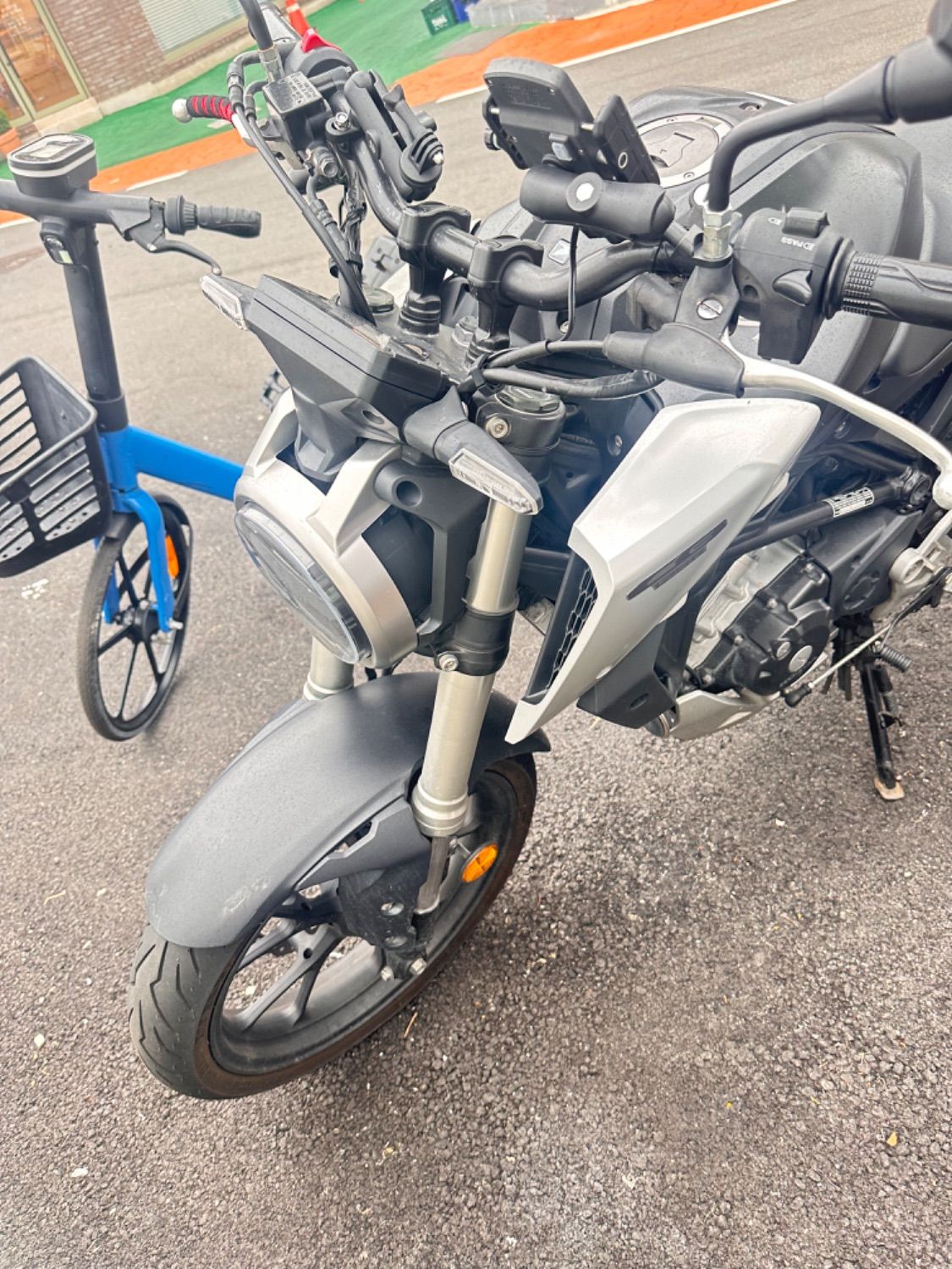 혼다 CB 125 R main