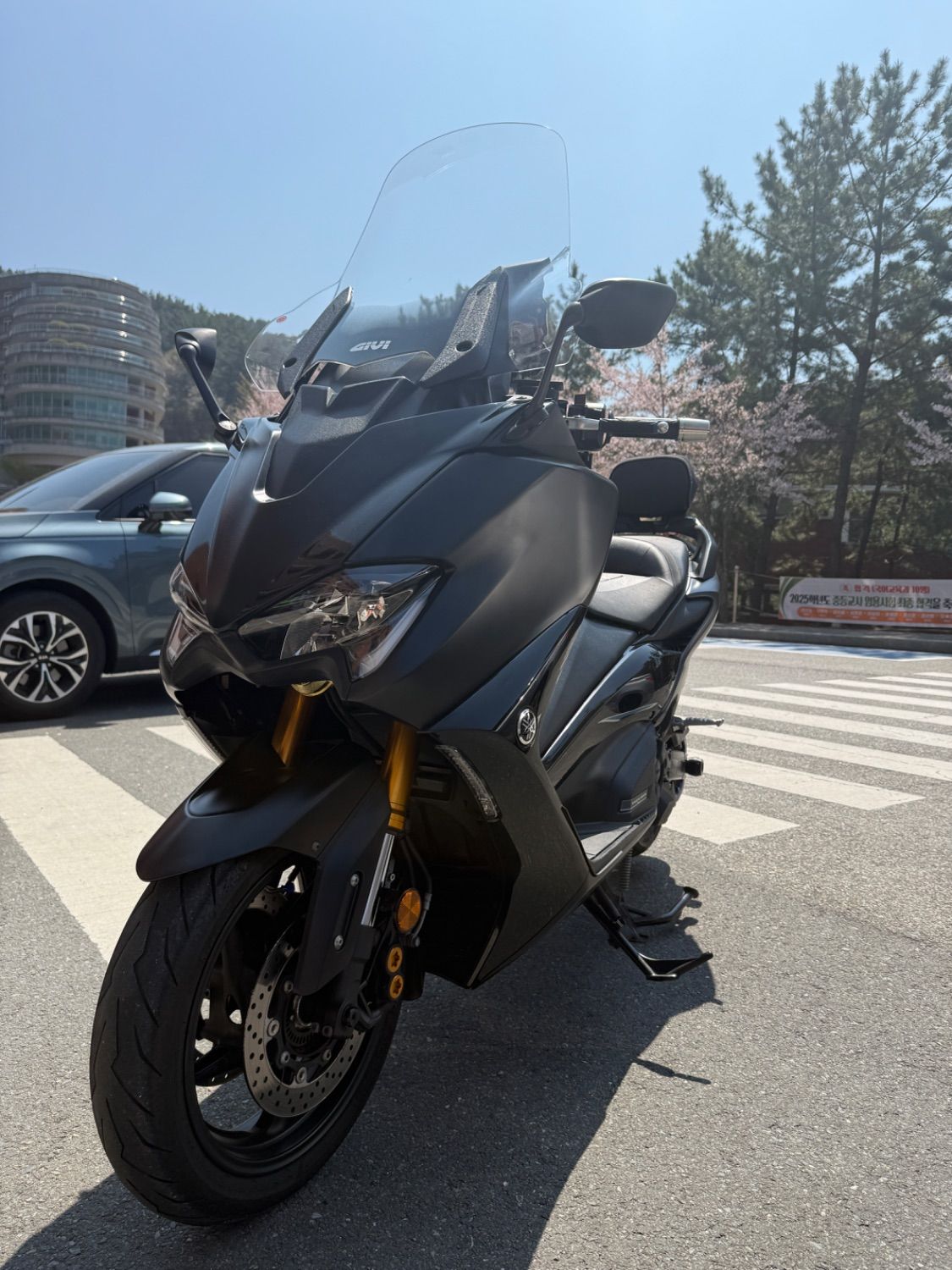 야마하 TMAX 560 more