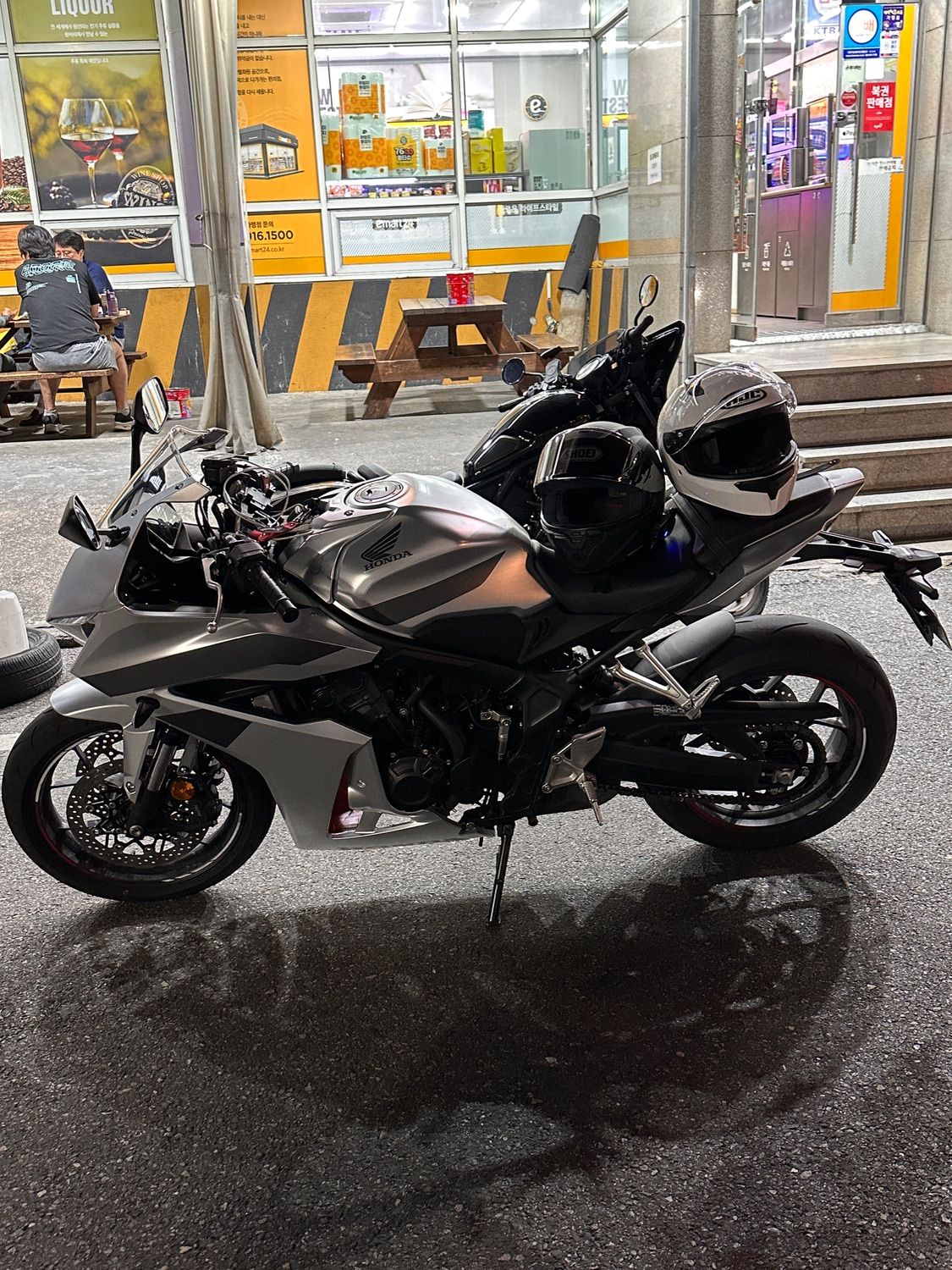 혼다 CBR 650 R 2025 화이트 사진 2